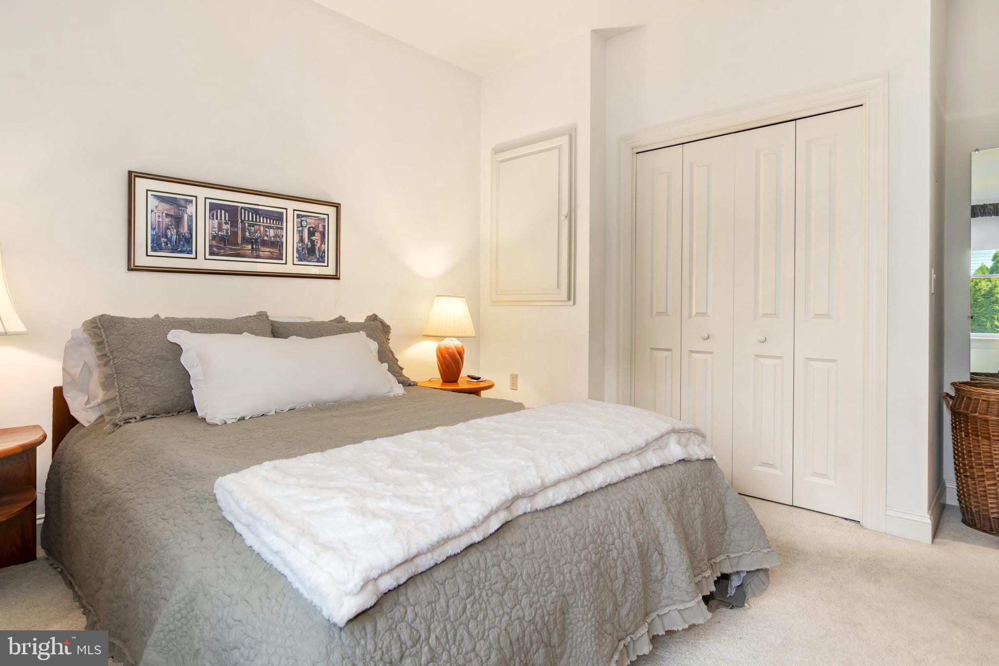 EASTON - Residential