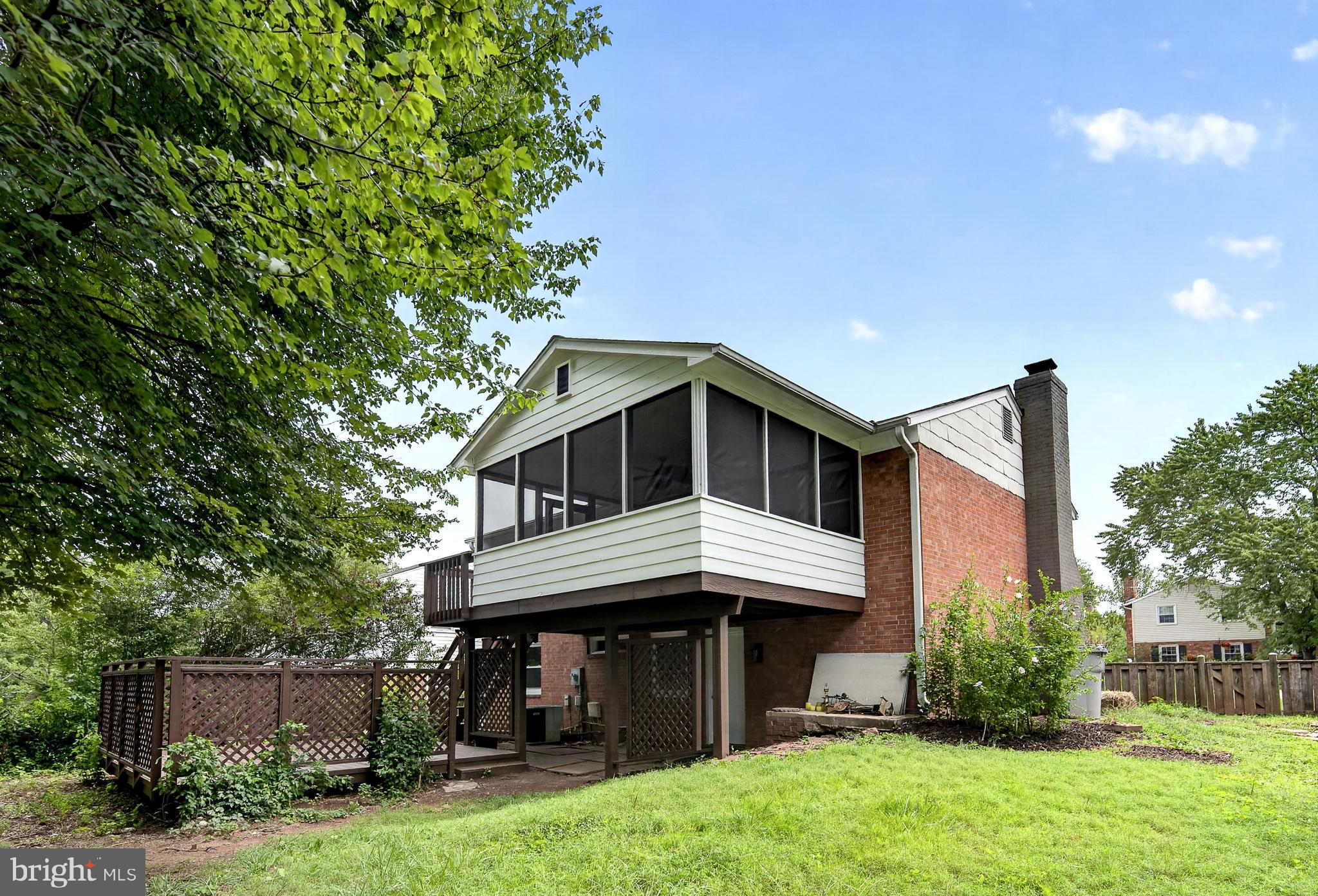 4016 MAPLETON DRIVE