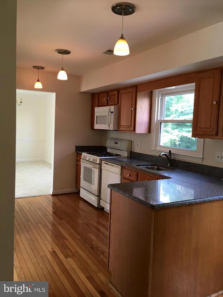 BROOKFIELD - Residential Lease