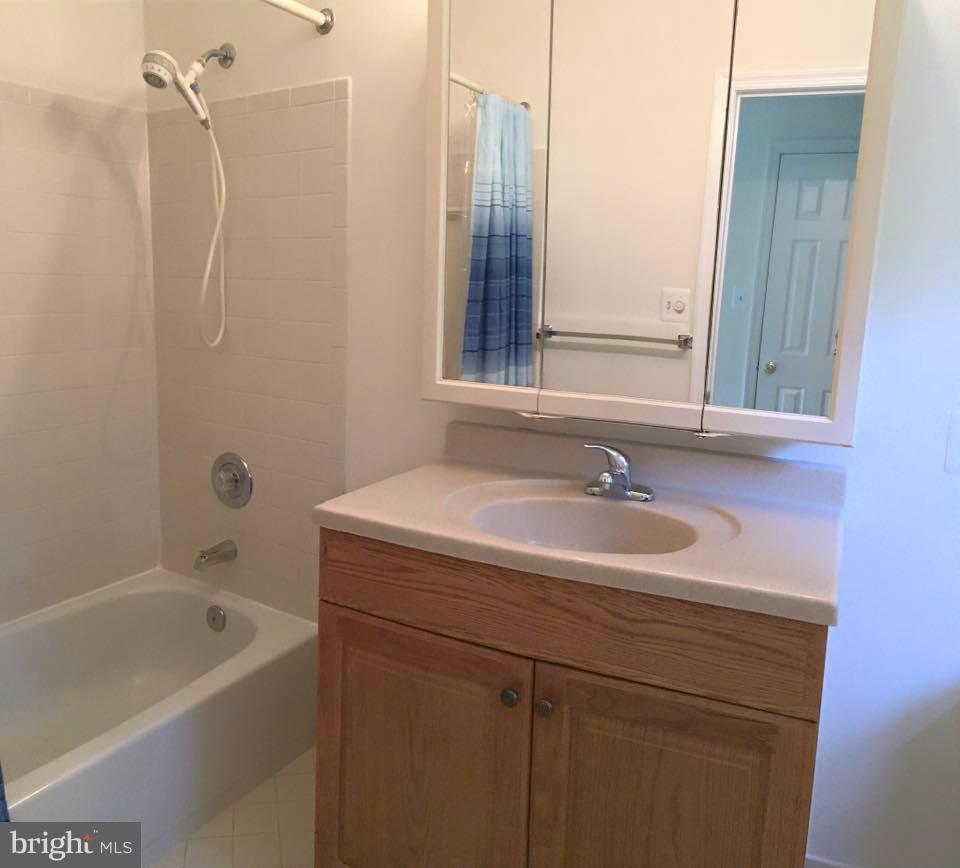 BROOKFIELD - Residential Lease