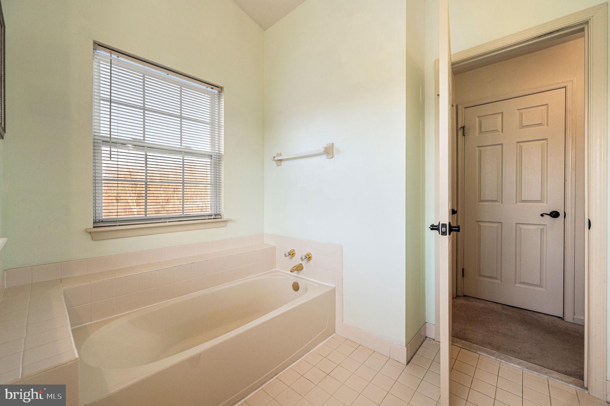 INDIAN CREEK - Residential