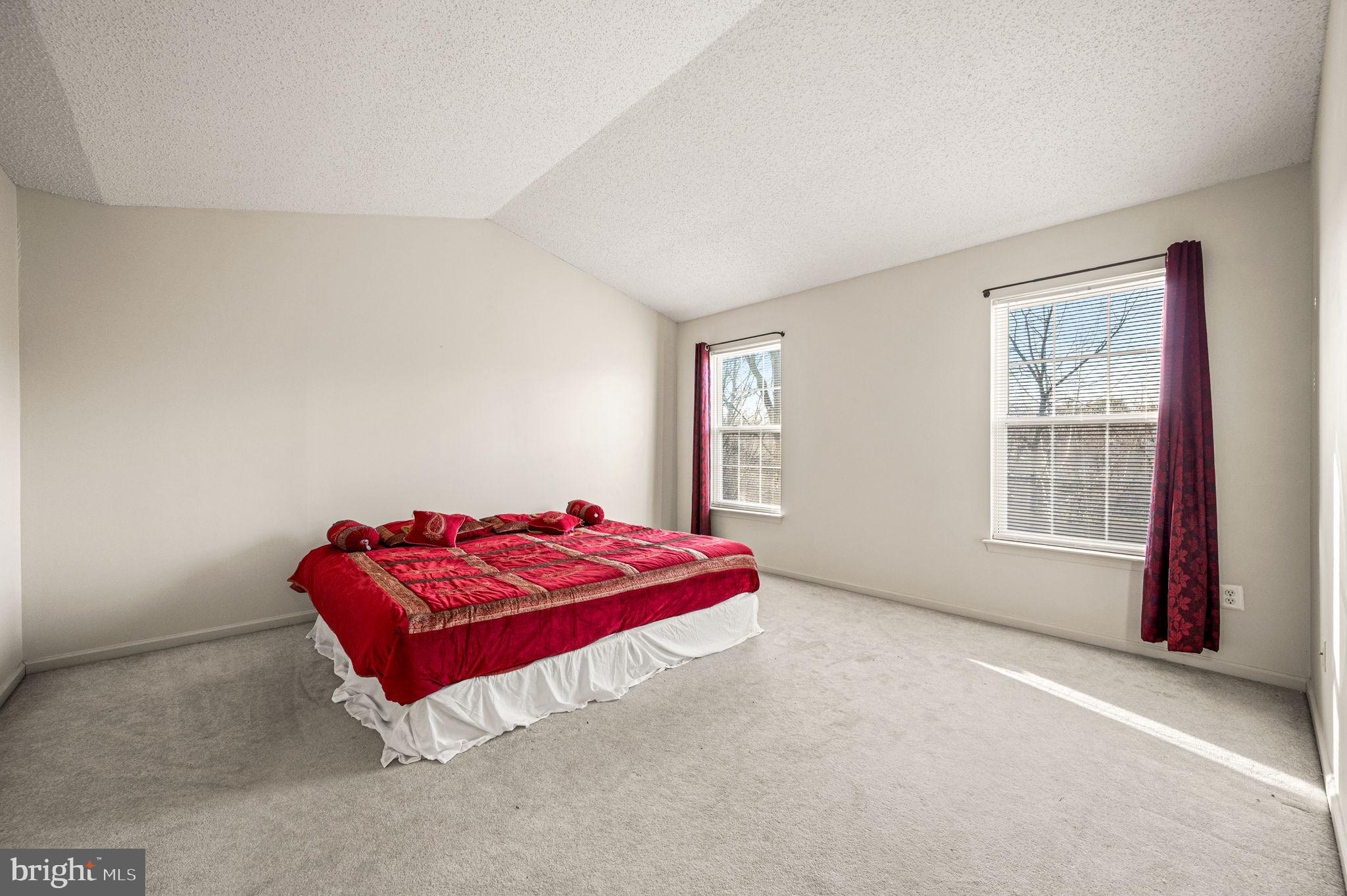 INDIAN CREEK - Residential