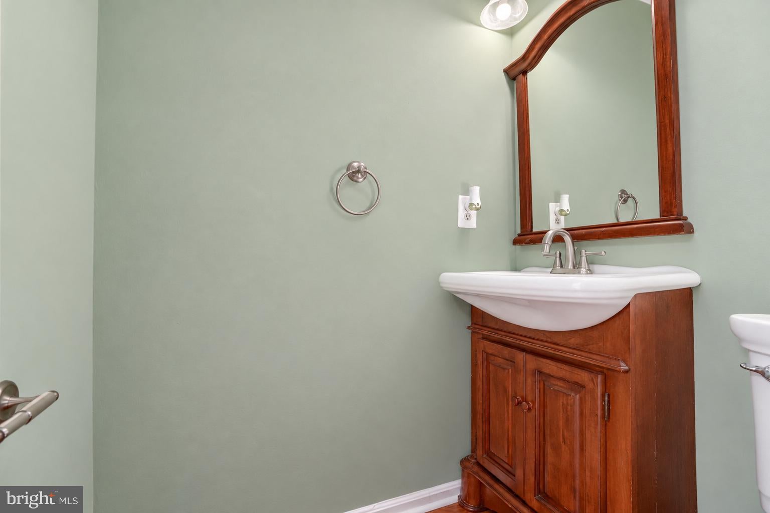 1346 COX COVE COURT
