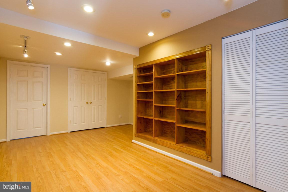 AUTUMN RIDGE - Residential