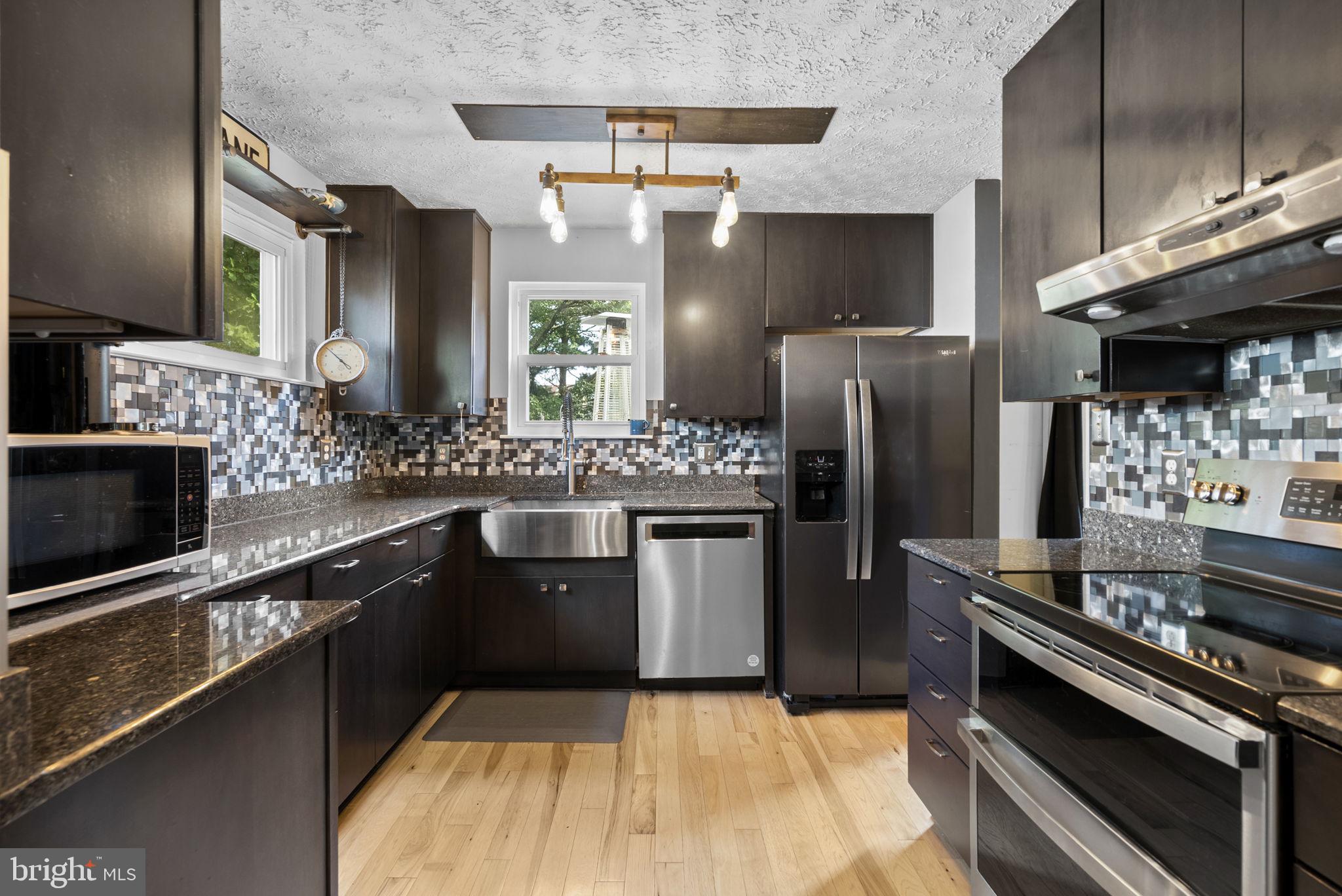 21 NEERWINDER COURT