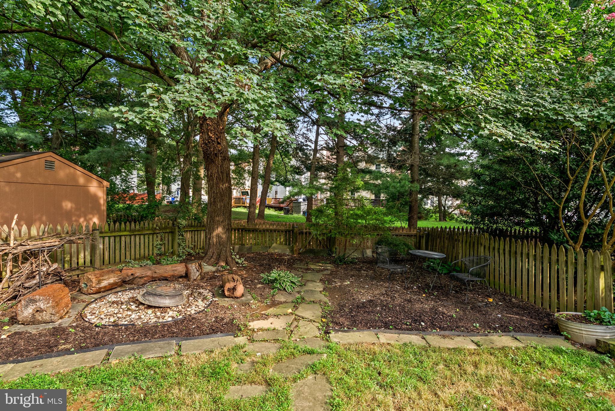 21 NEERWINDER COURT