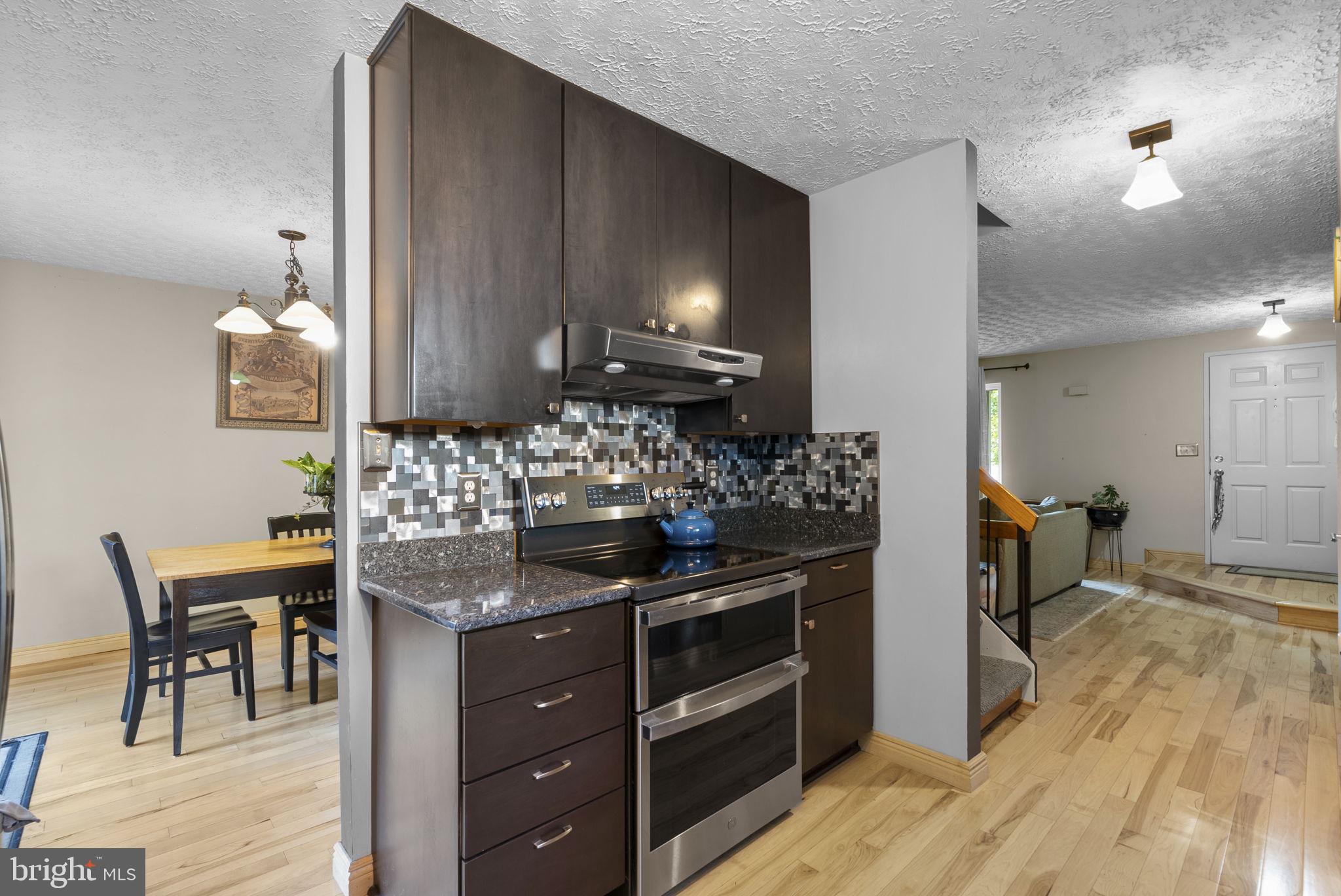 21 NEERWINDER COURT