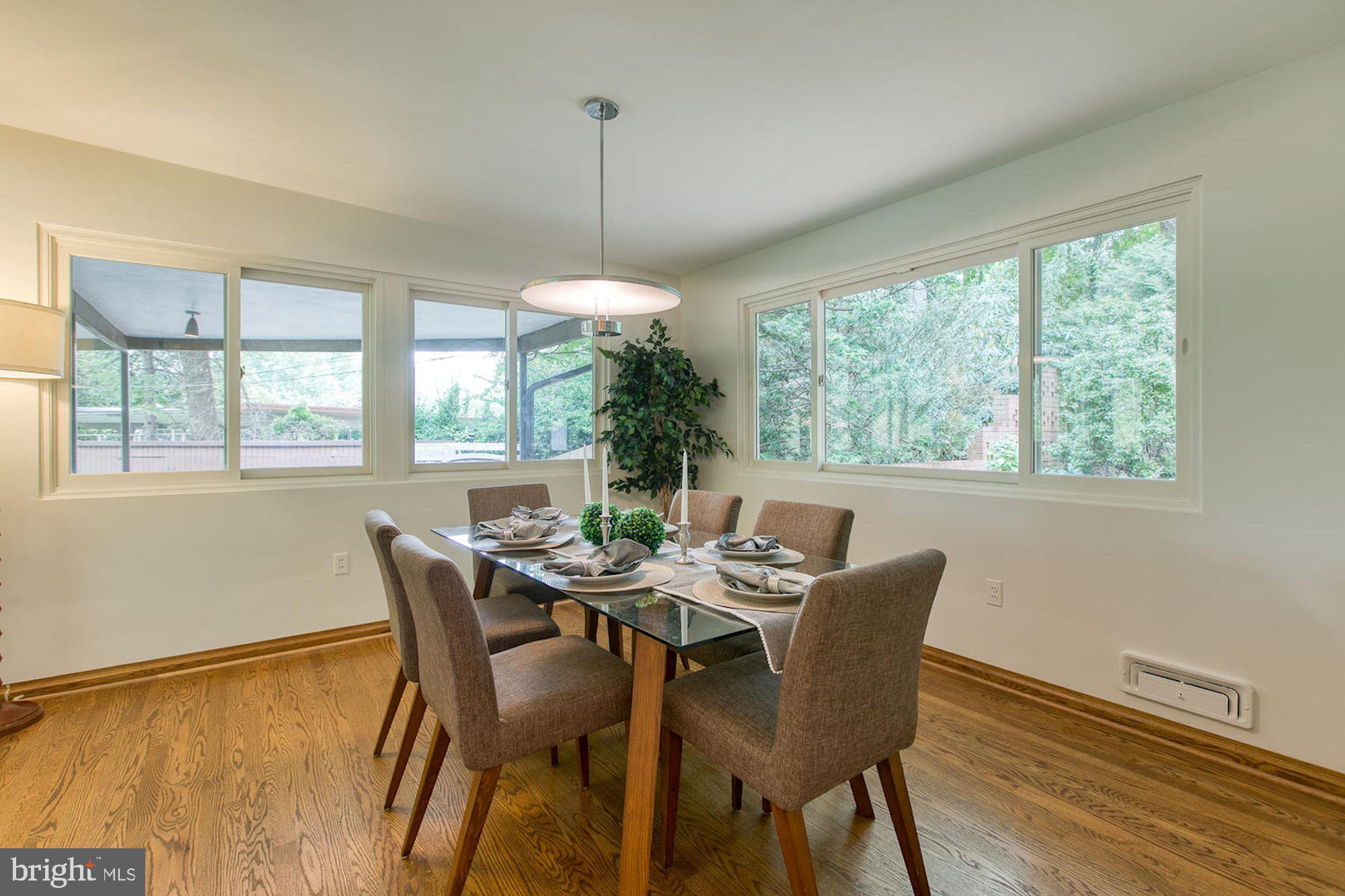 LAKE BARCROFT - Residential