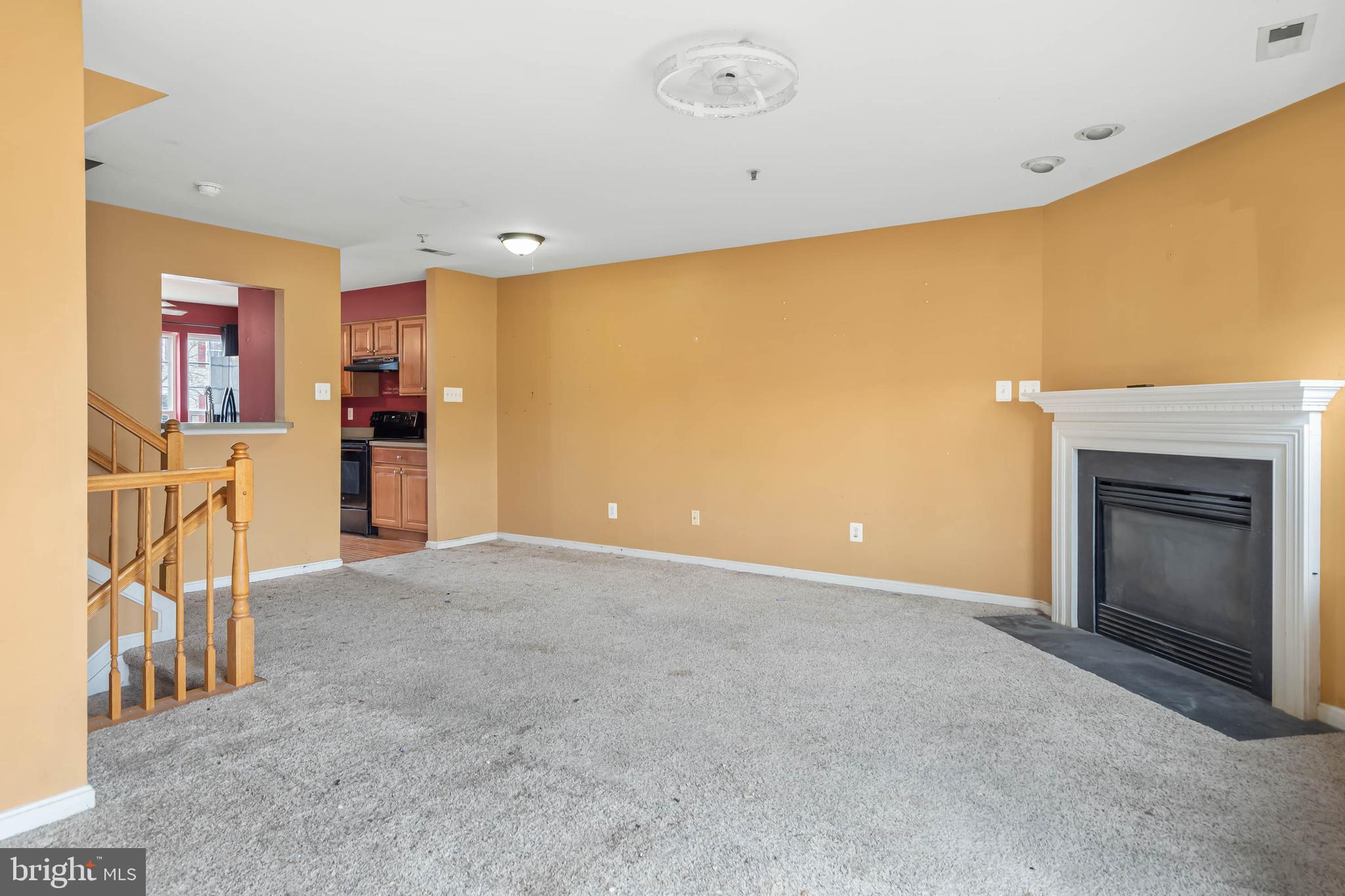 506 S SPINNAKER LANE