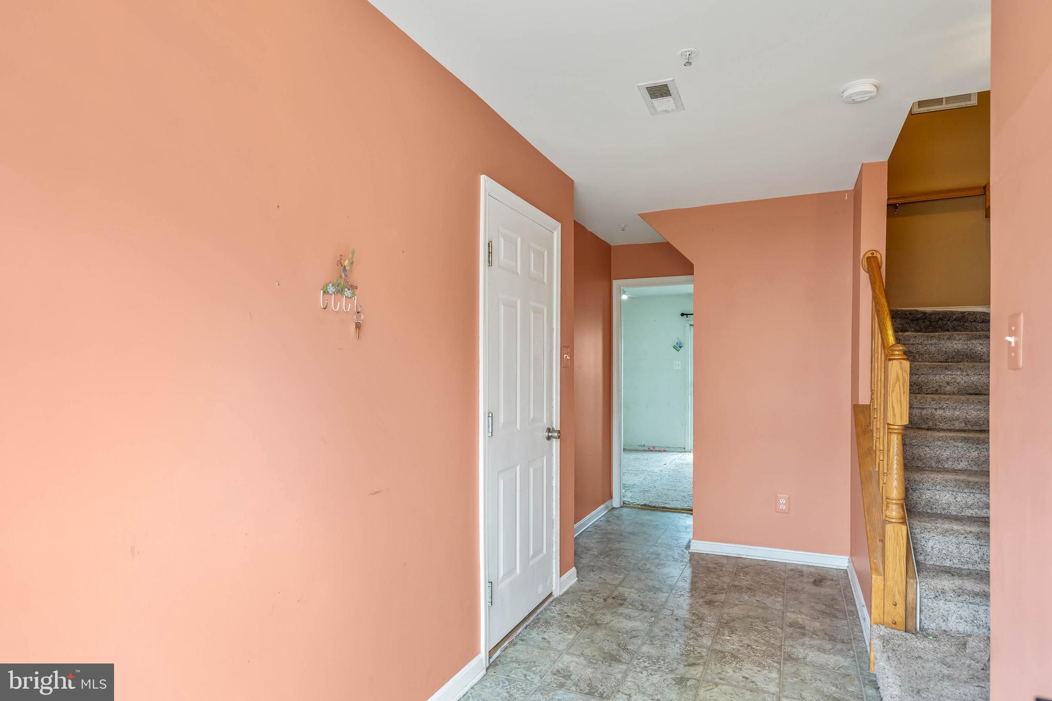 506 S SPINNAKER LANE