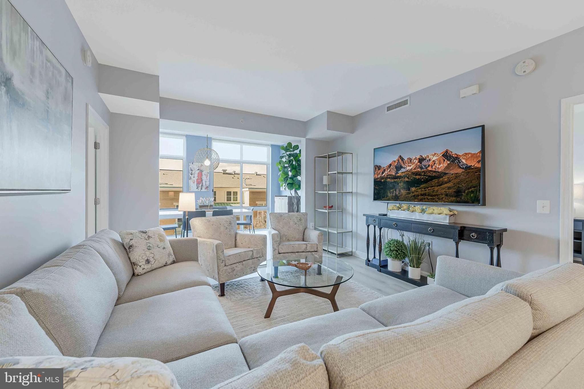 MIDTOWN AT RESTON TOWN CENTER - Residential Lease