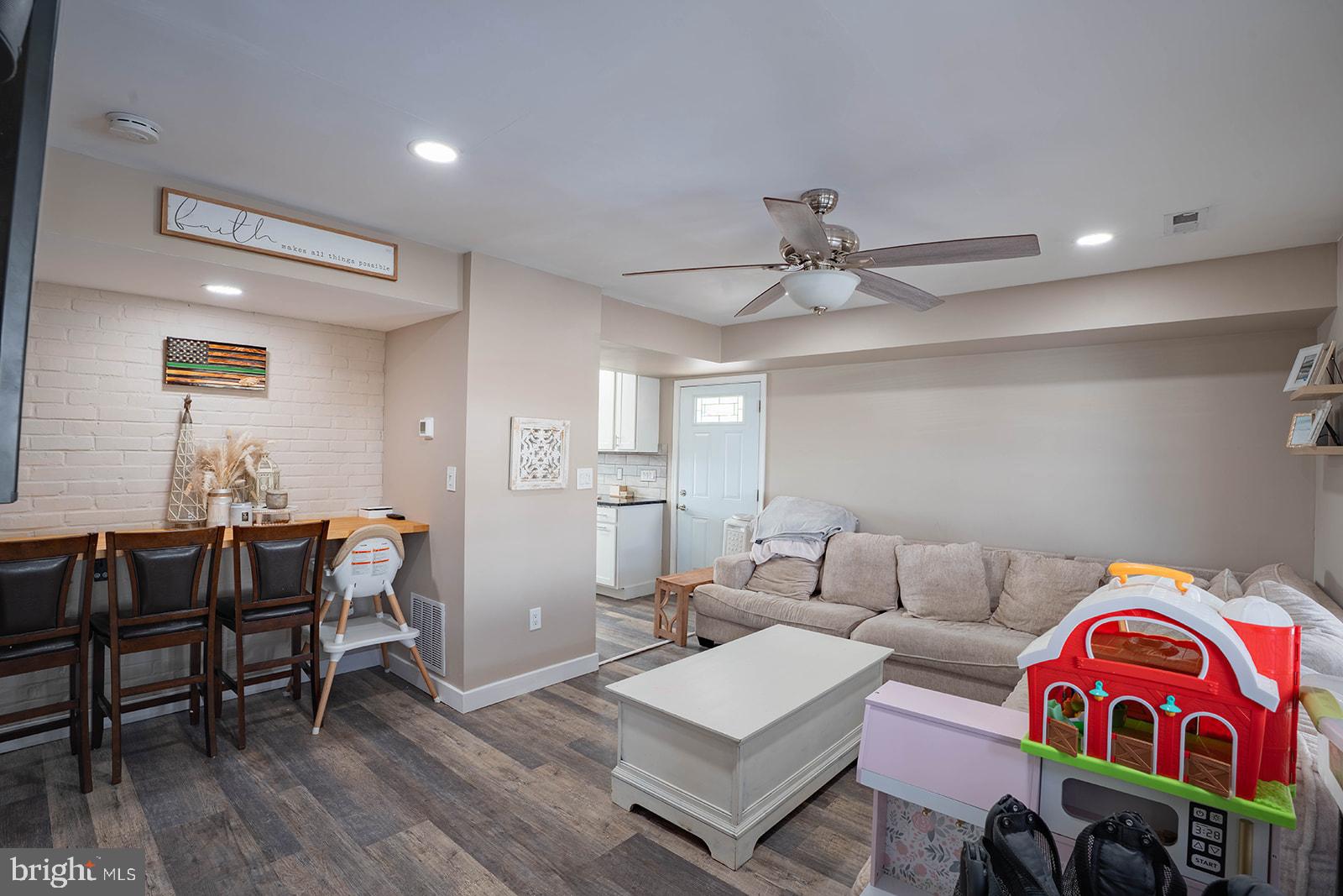 HOLLY HILL - Residential