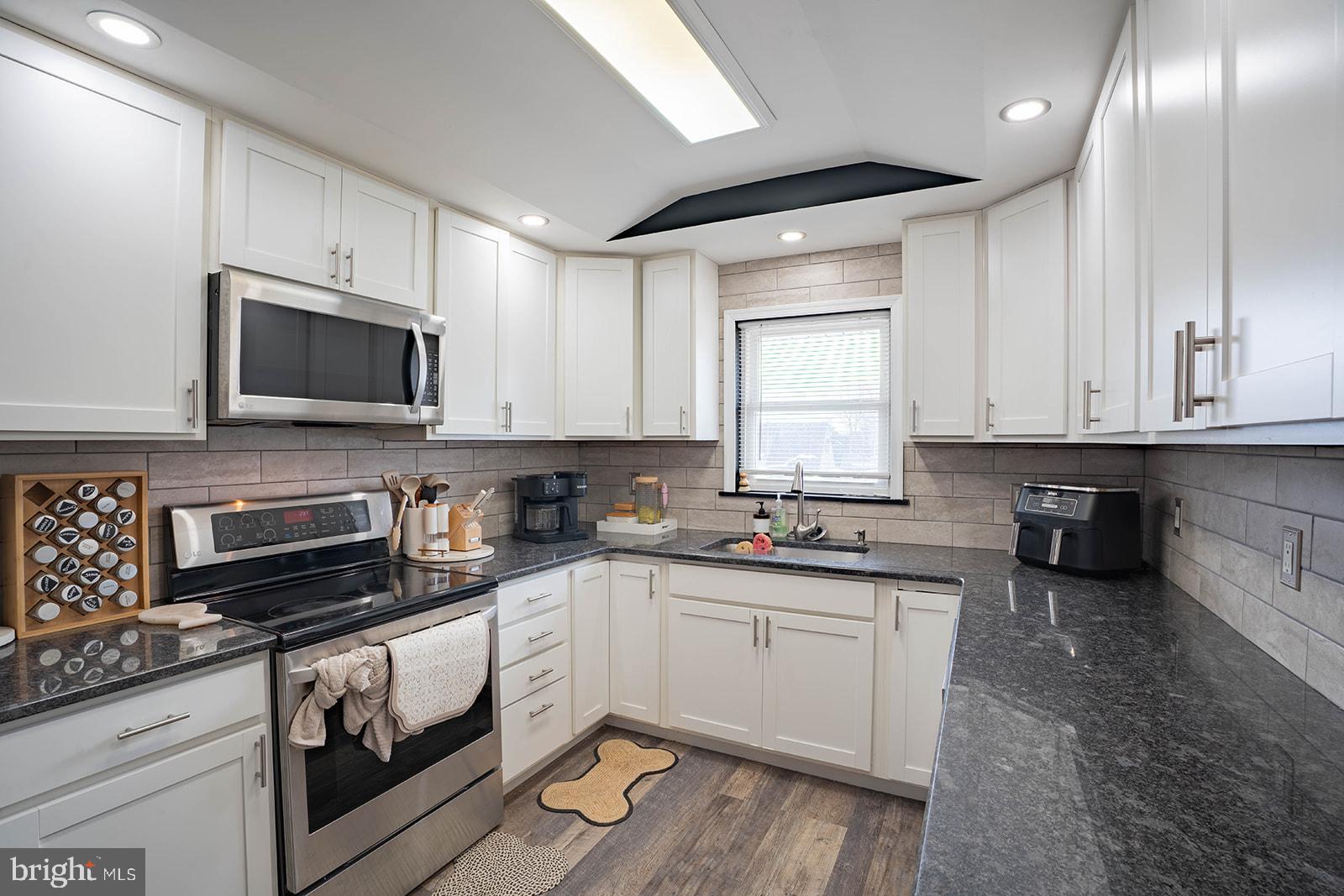 HOLLY HILL - Residential