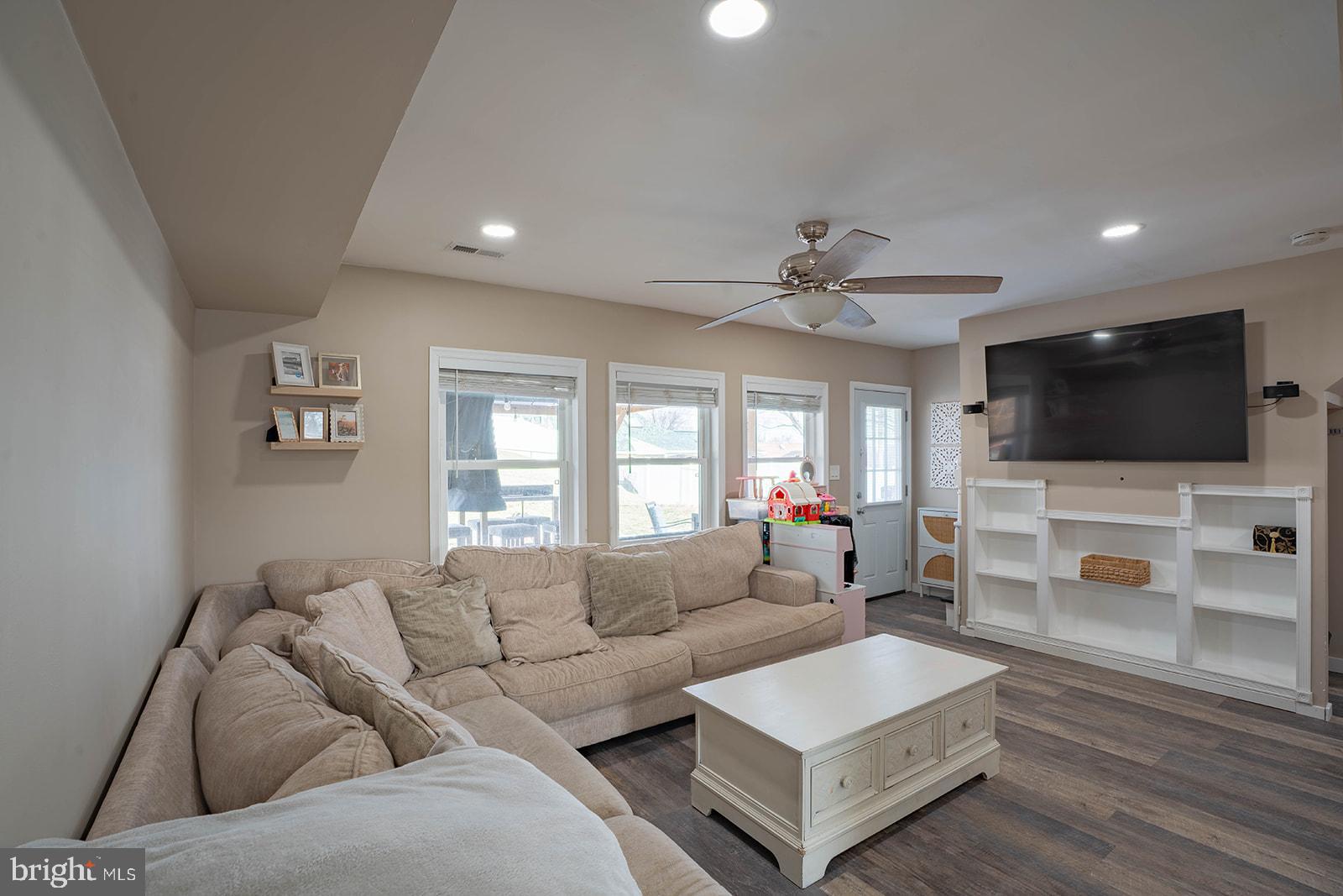 HOLLY HILL - Residential