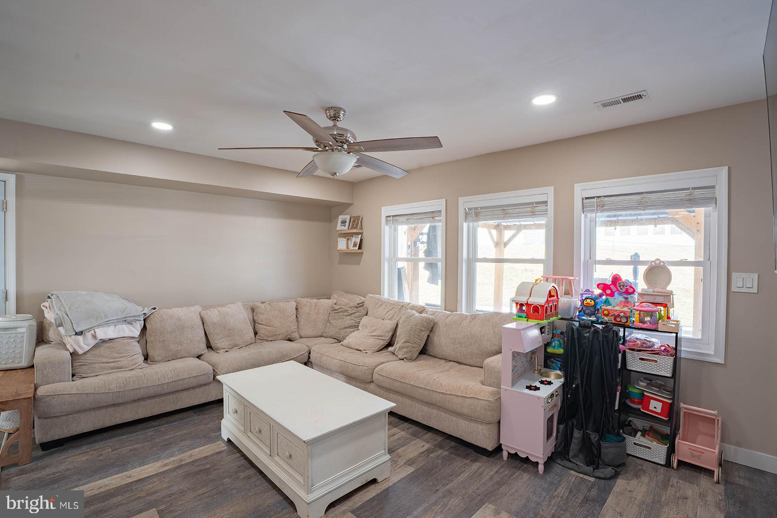 HOLLY HILL - Residential