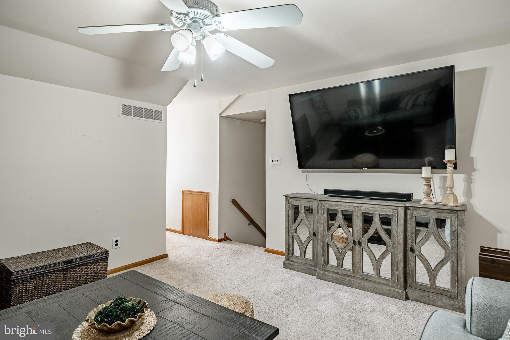 RUSTMONT - Residential