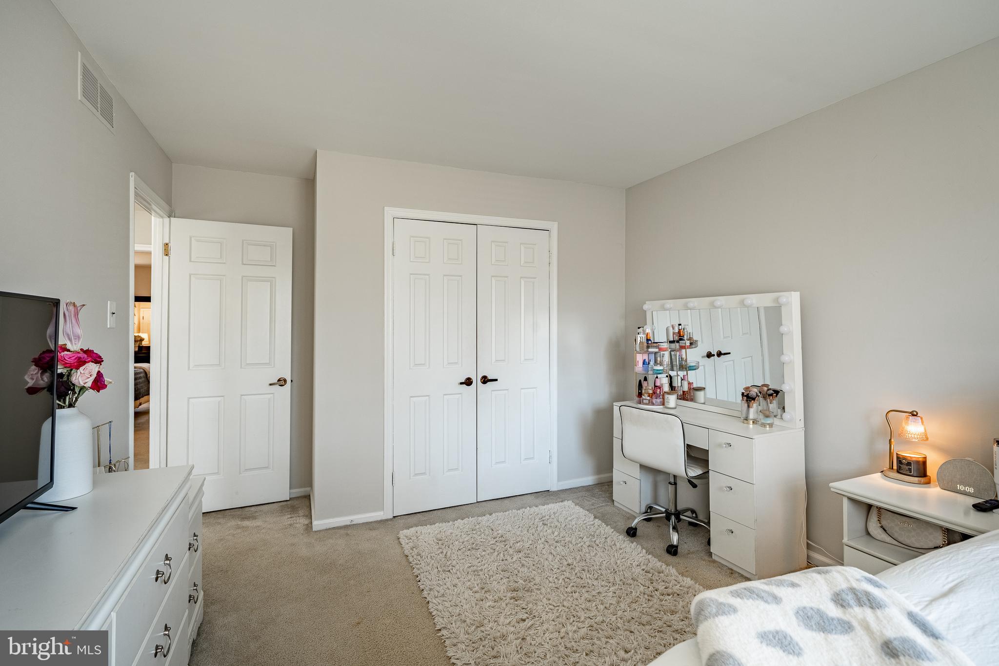 RUSTMONT - Residential