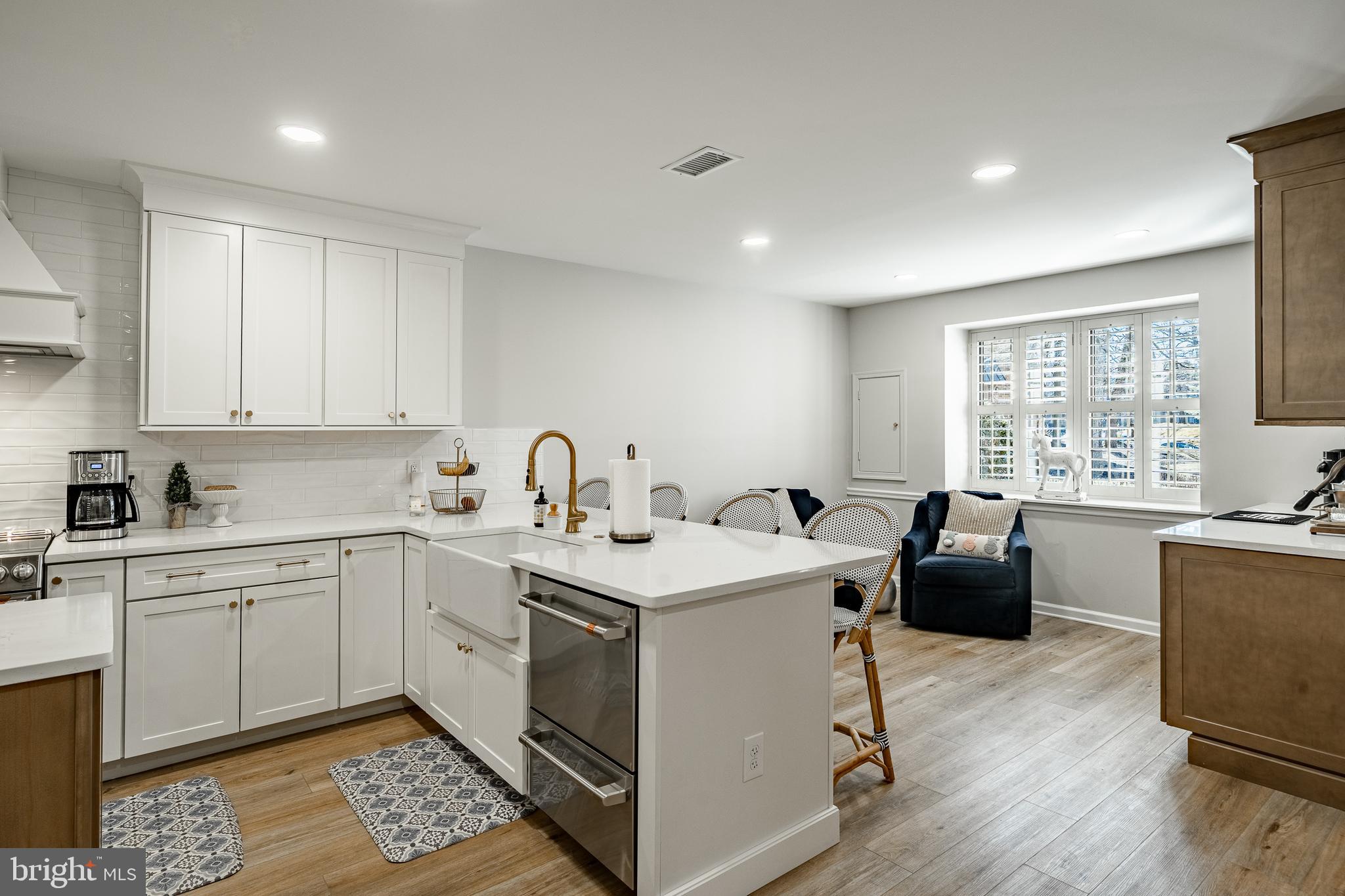 RUSTMONT - Residential