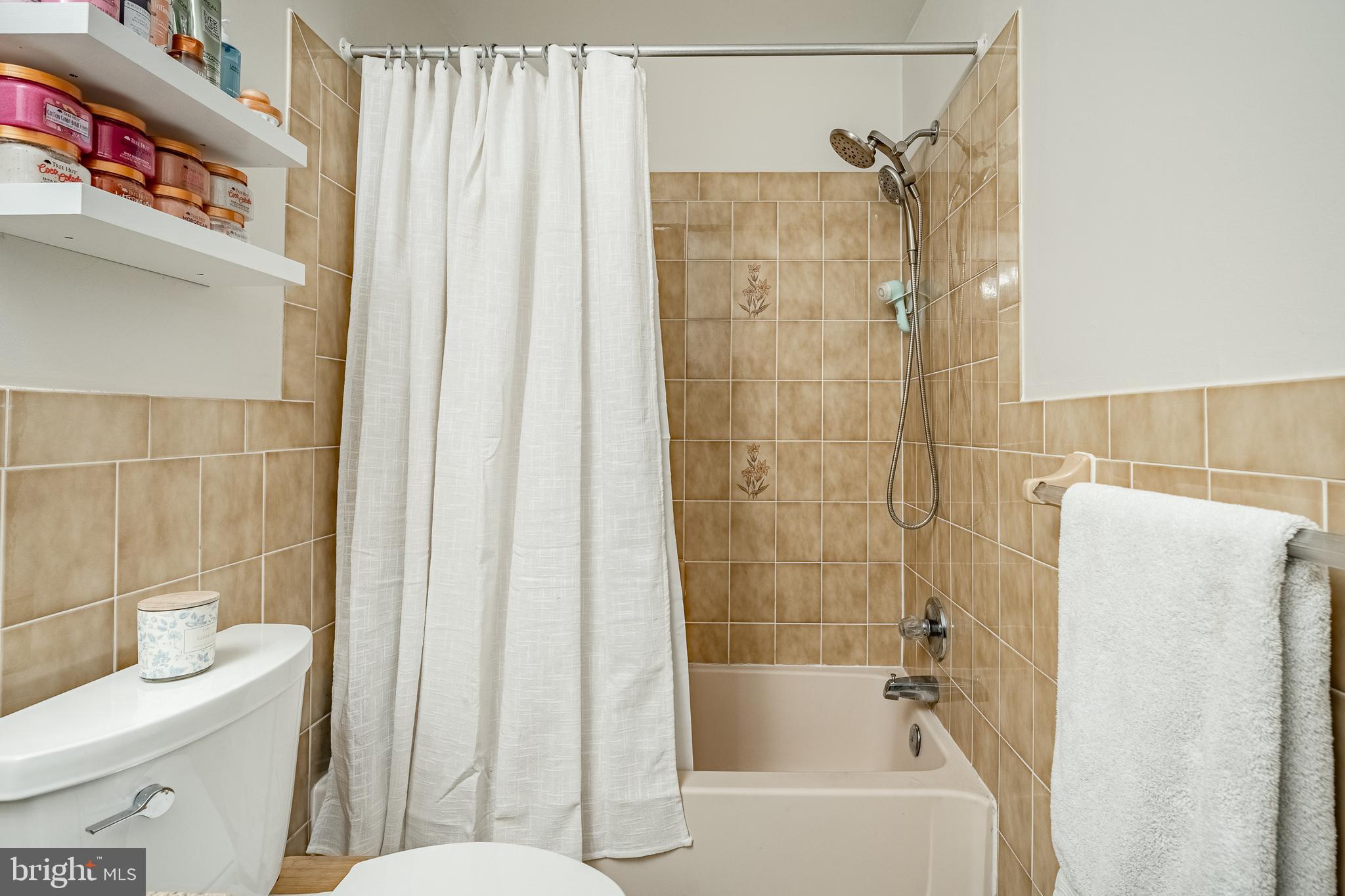 RUSTMONT - Residential