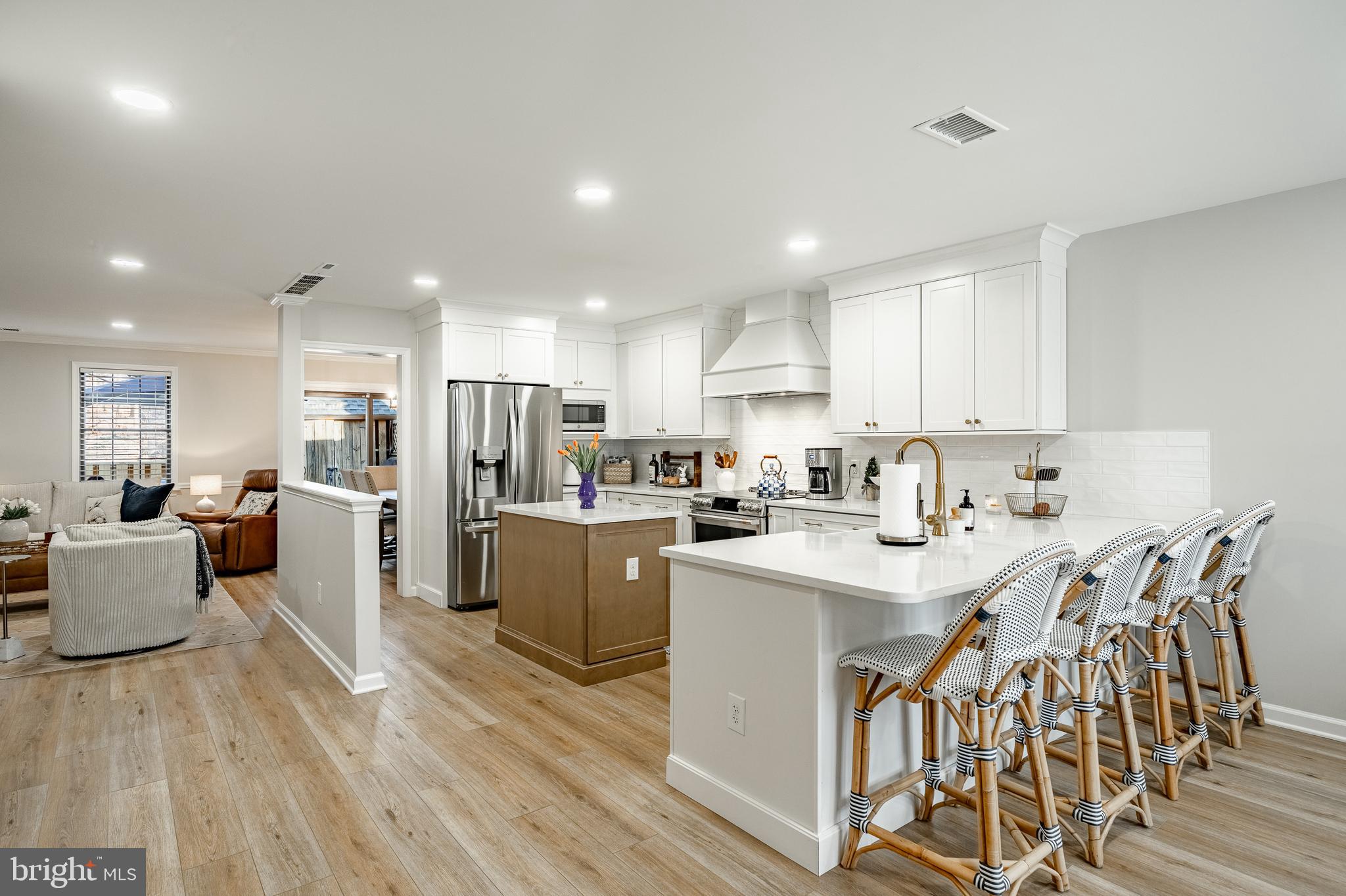 RUSTMONT - Residential