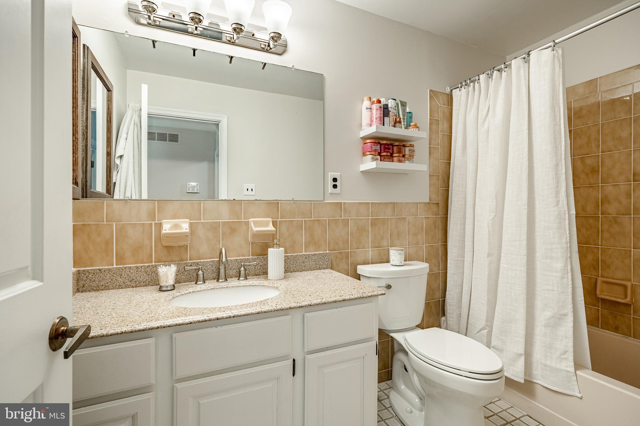 RUSTMONT - Residential