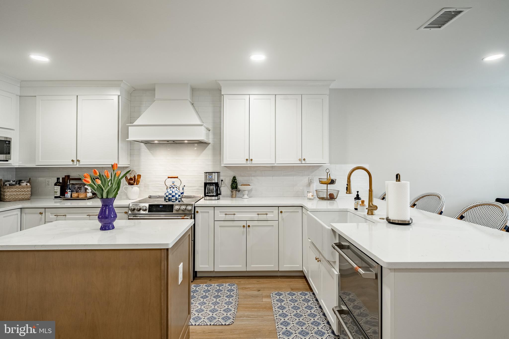 RUSTMONT - Residential