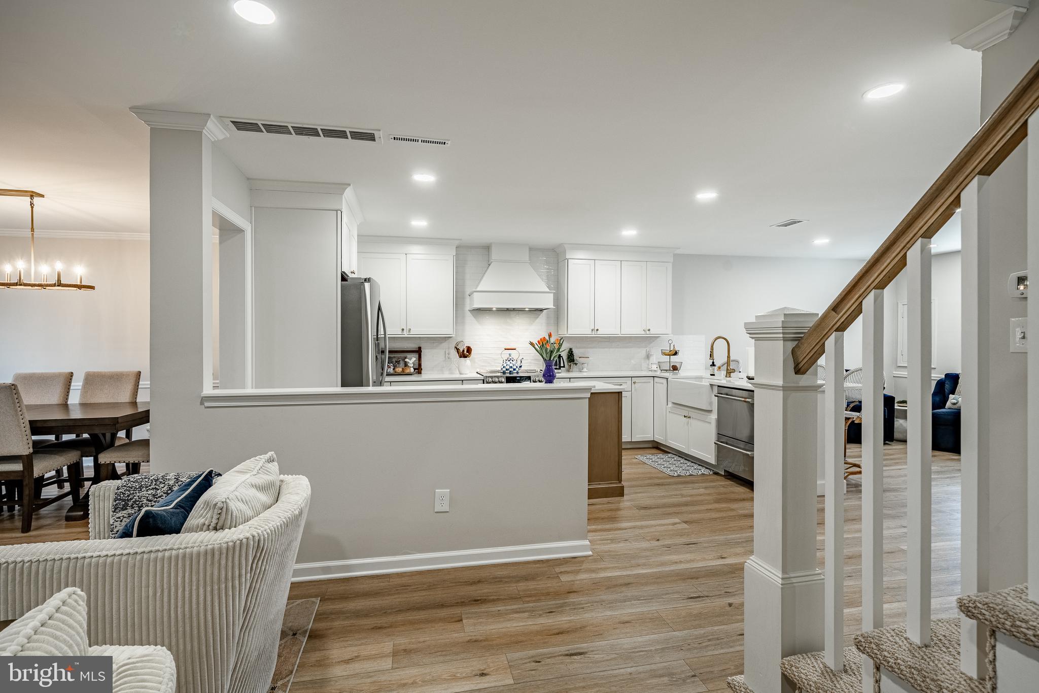 RUSTMONT - Residential