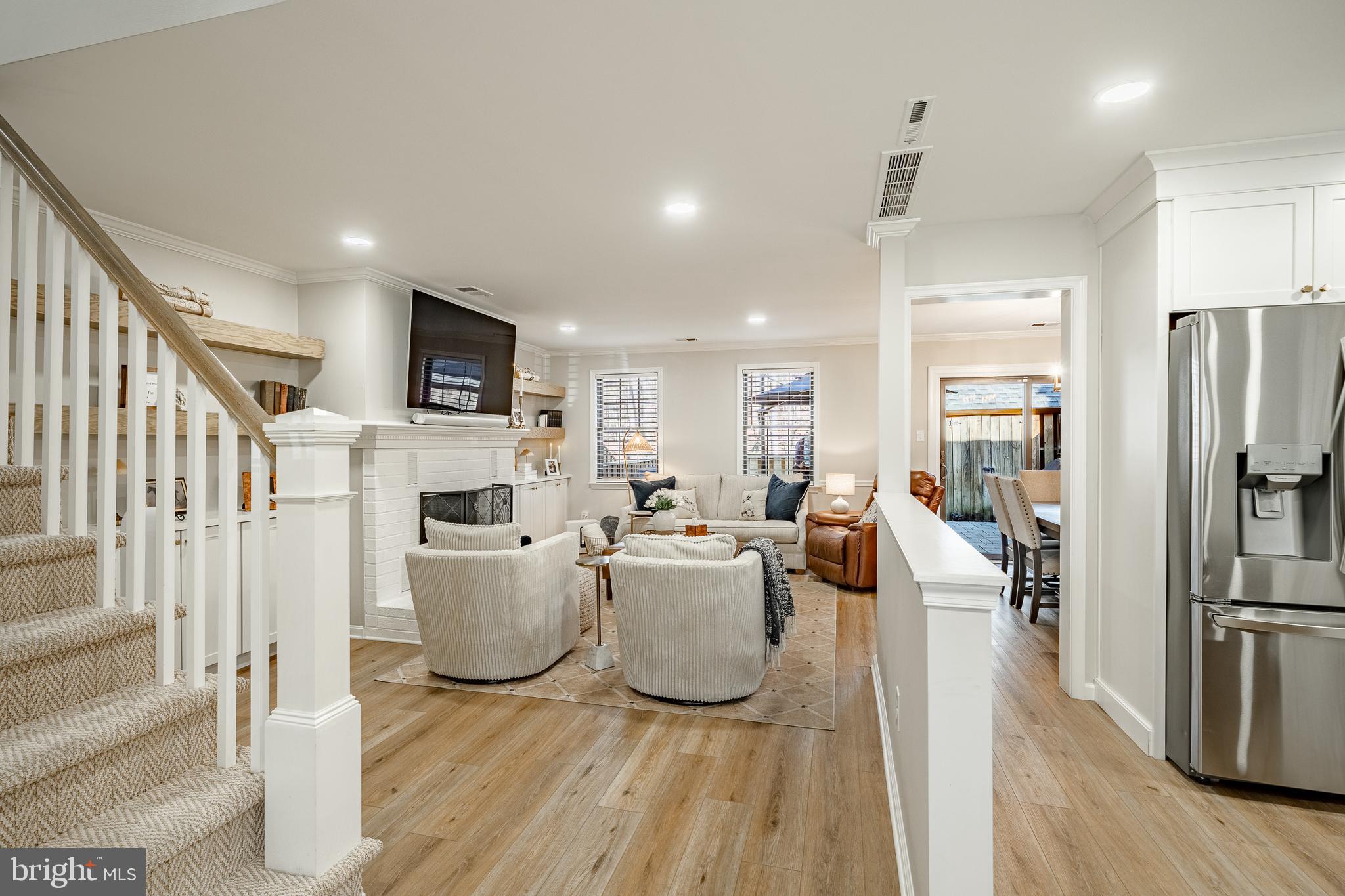 RUSTMONT - Residential