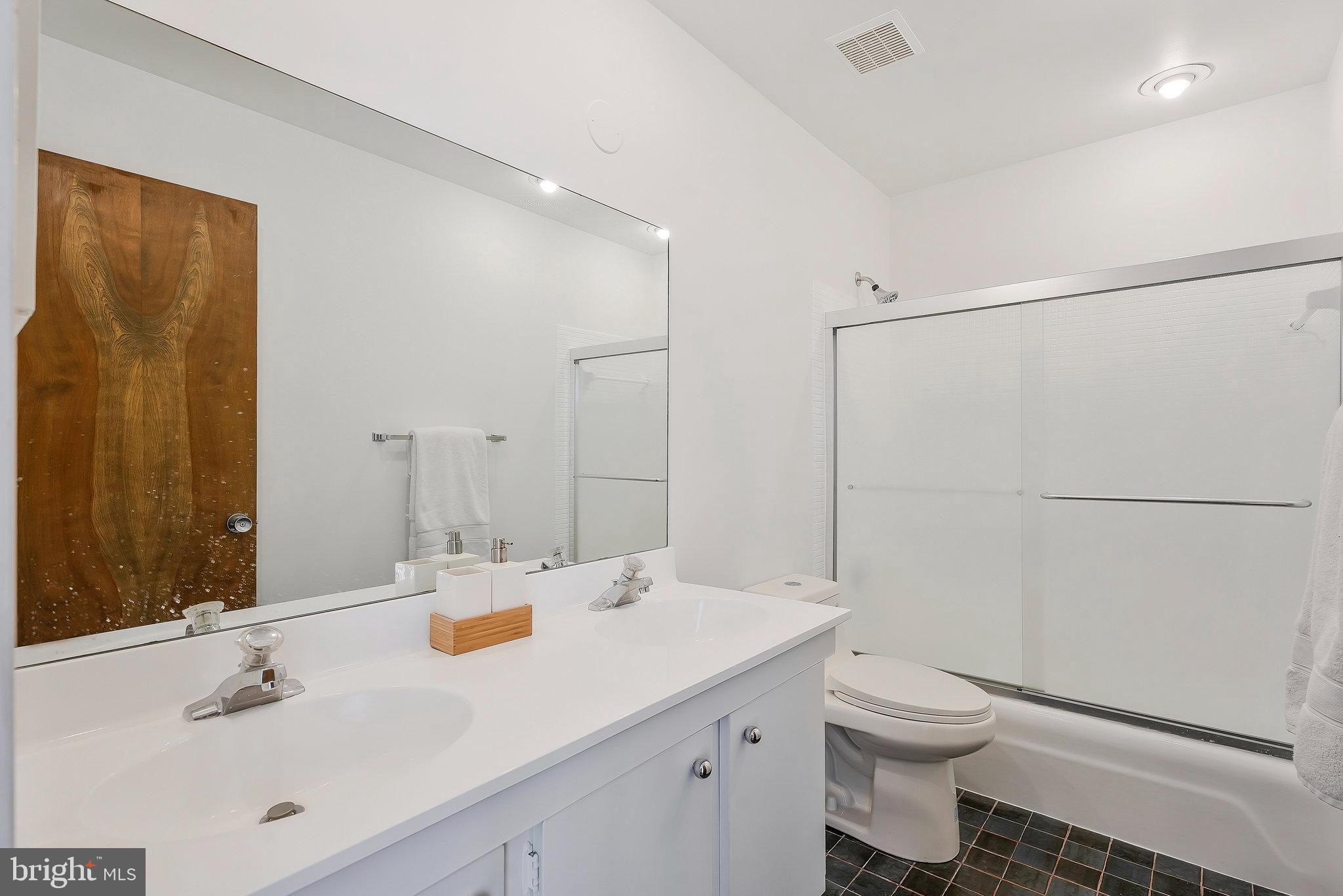 BOUNDBROOK - Residential