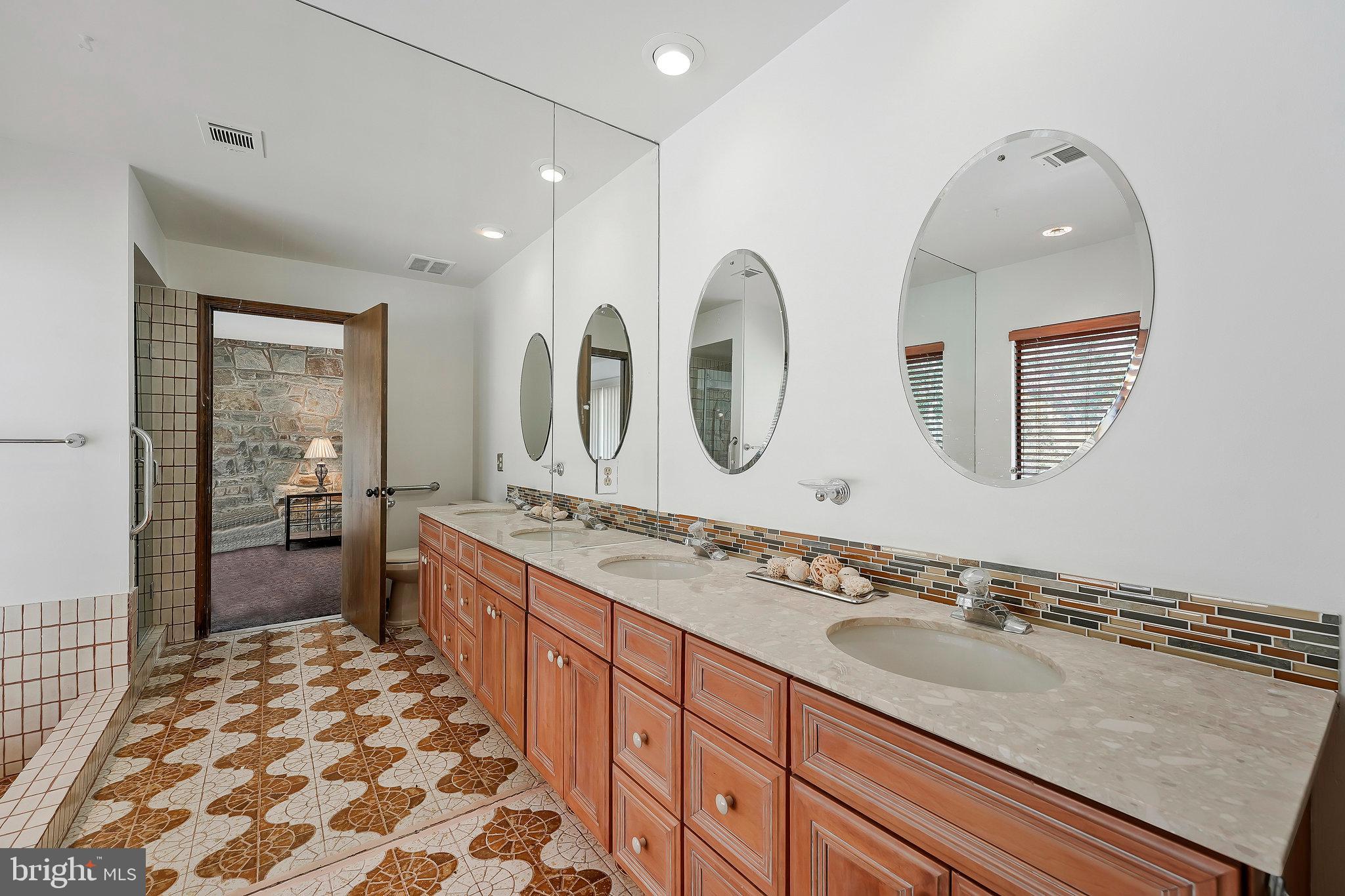 BOUNDBROOK - Residential