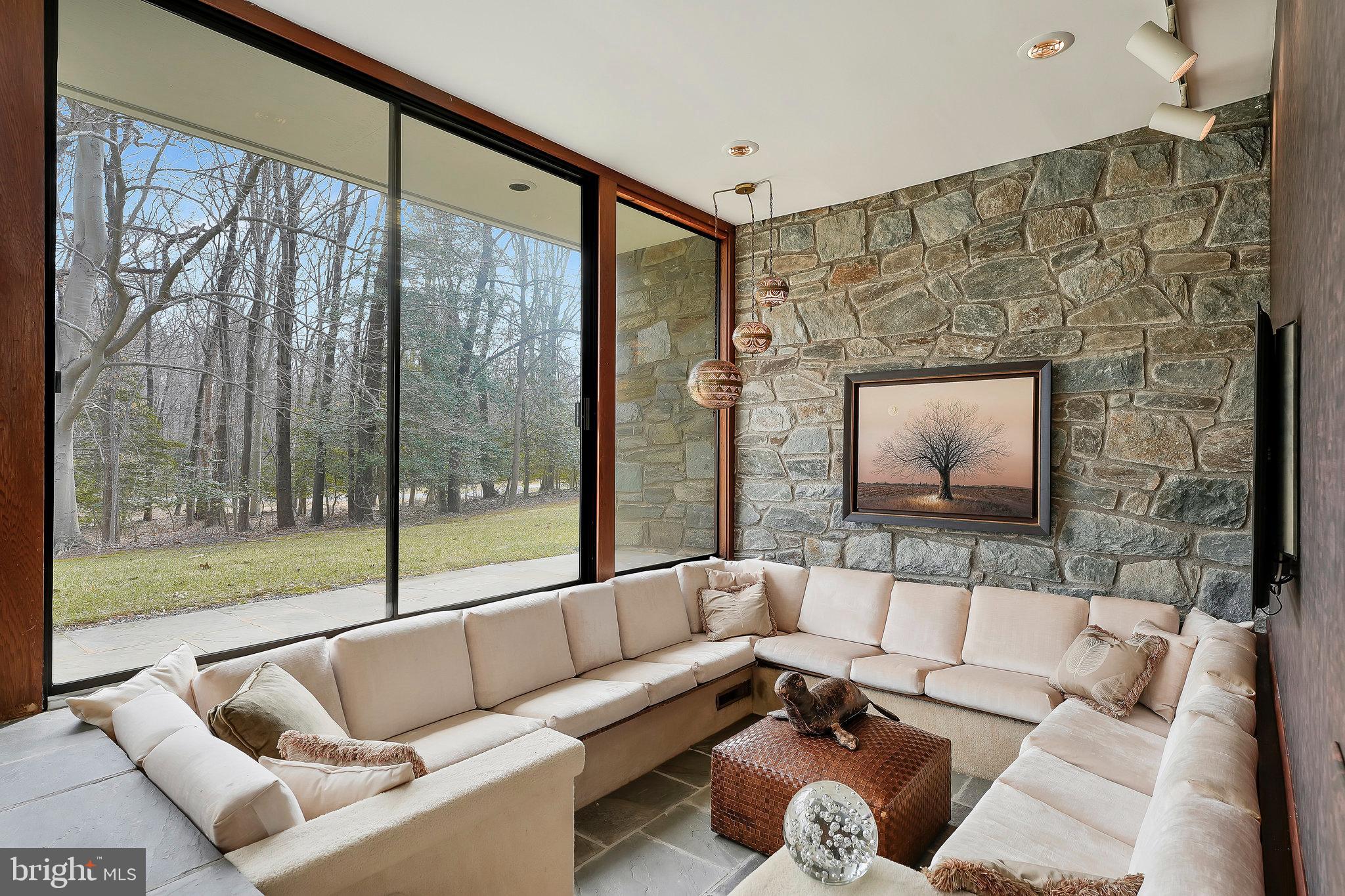 BOUNDBROOK - Residential