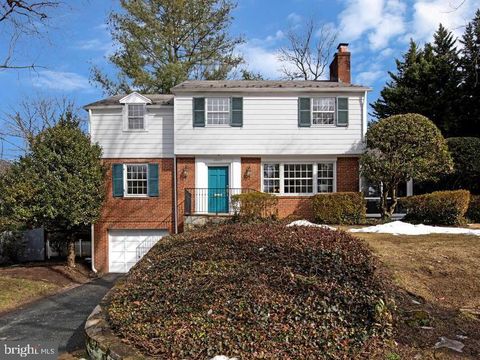 Photo of 4907 Scarsdale Road, BETHESDA, MD 20816 (MLS # MDMC2216840)