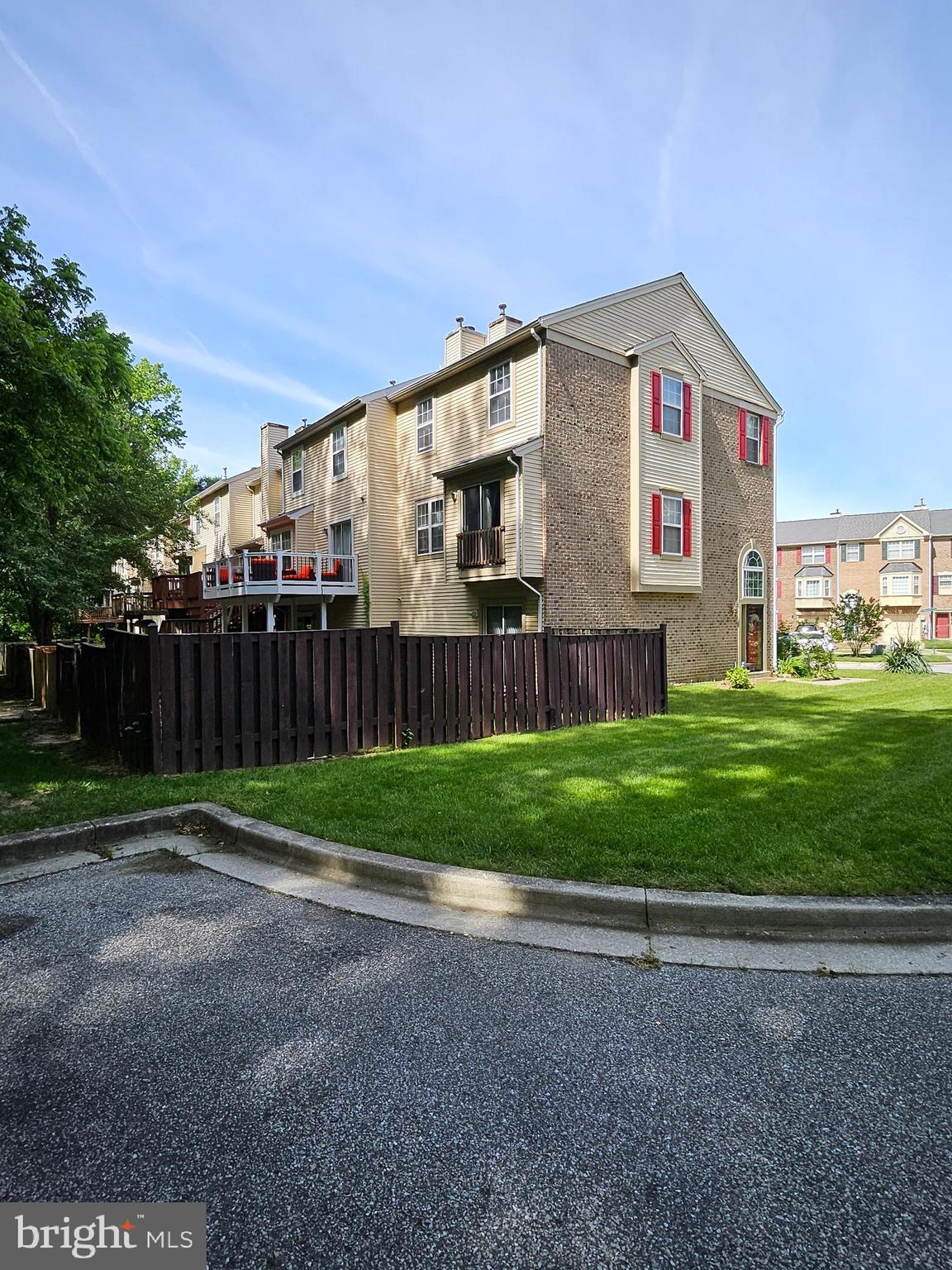 16033 ELEGANT COURT