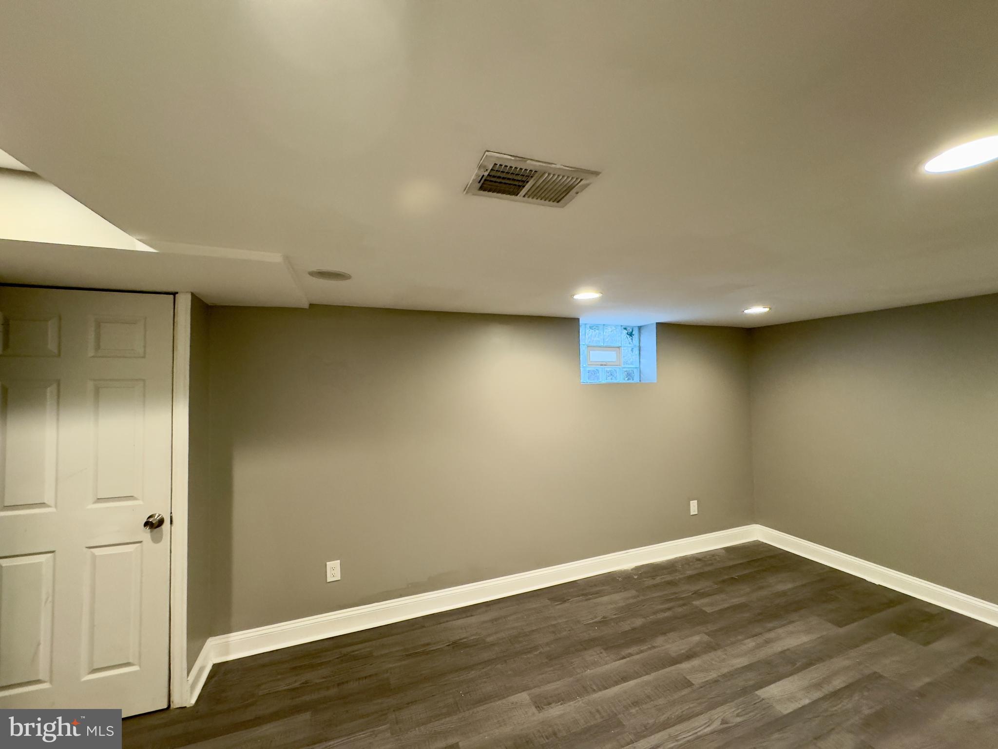 GOVANS - Residential Lease