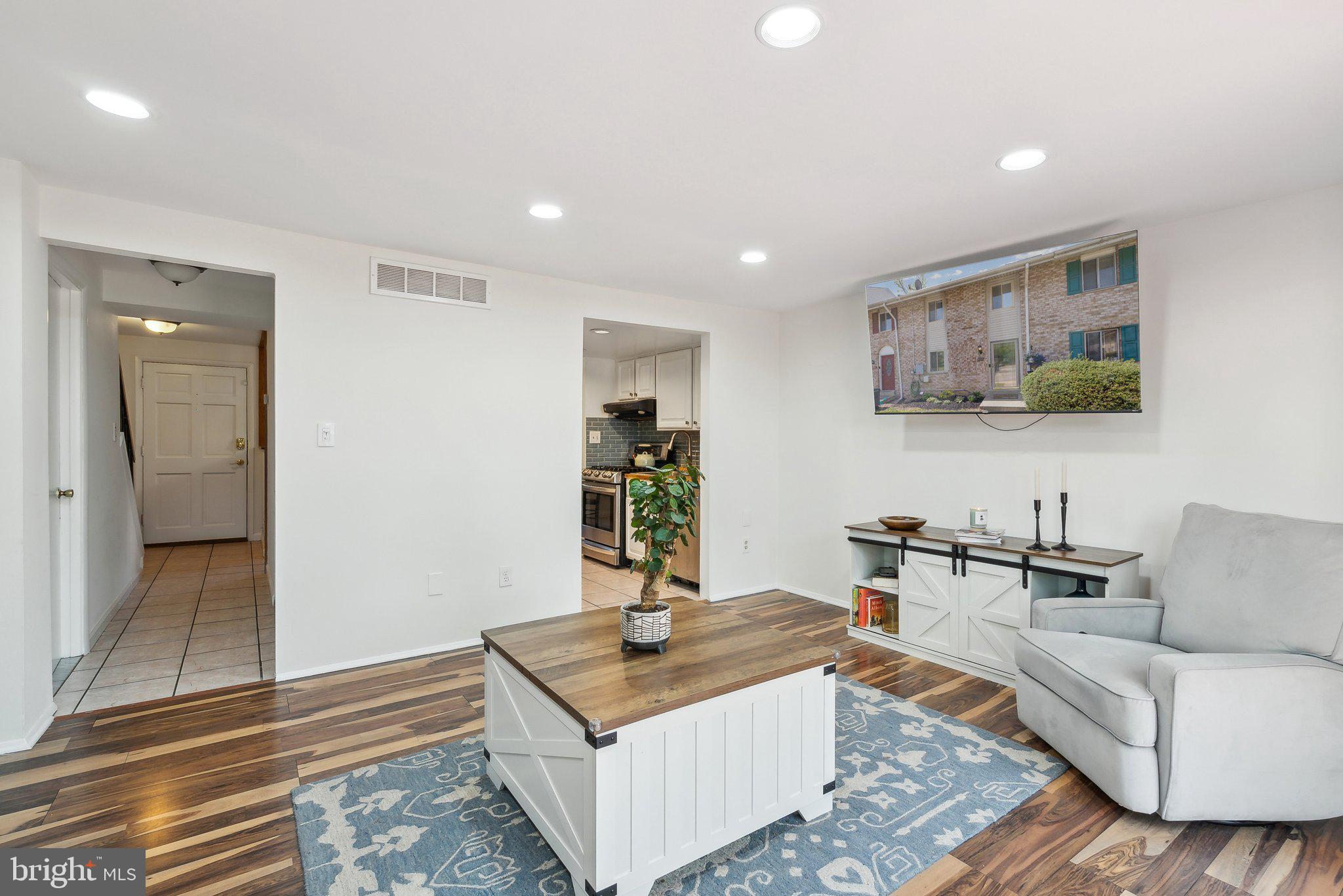 VILLAGE OF OAKLAND MILLS - Residential