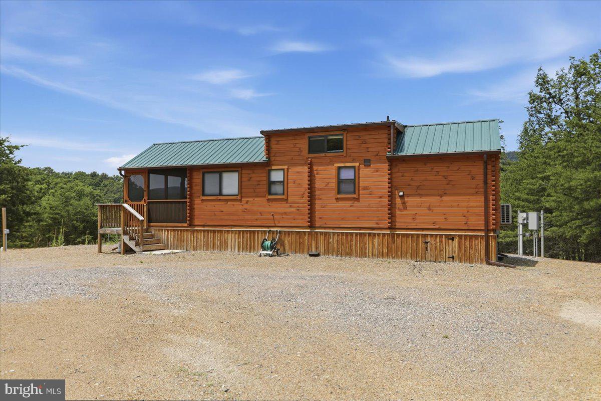 3300 FOXES HOLLOW ROAD