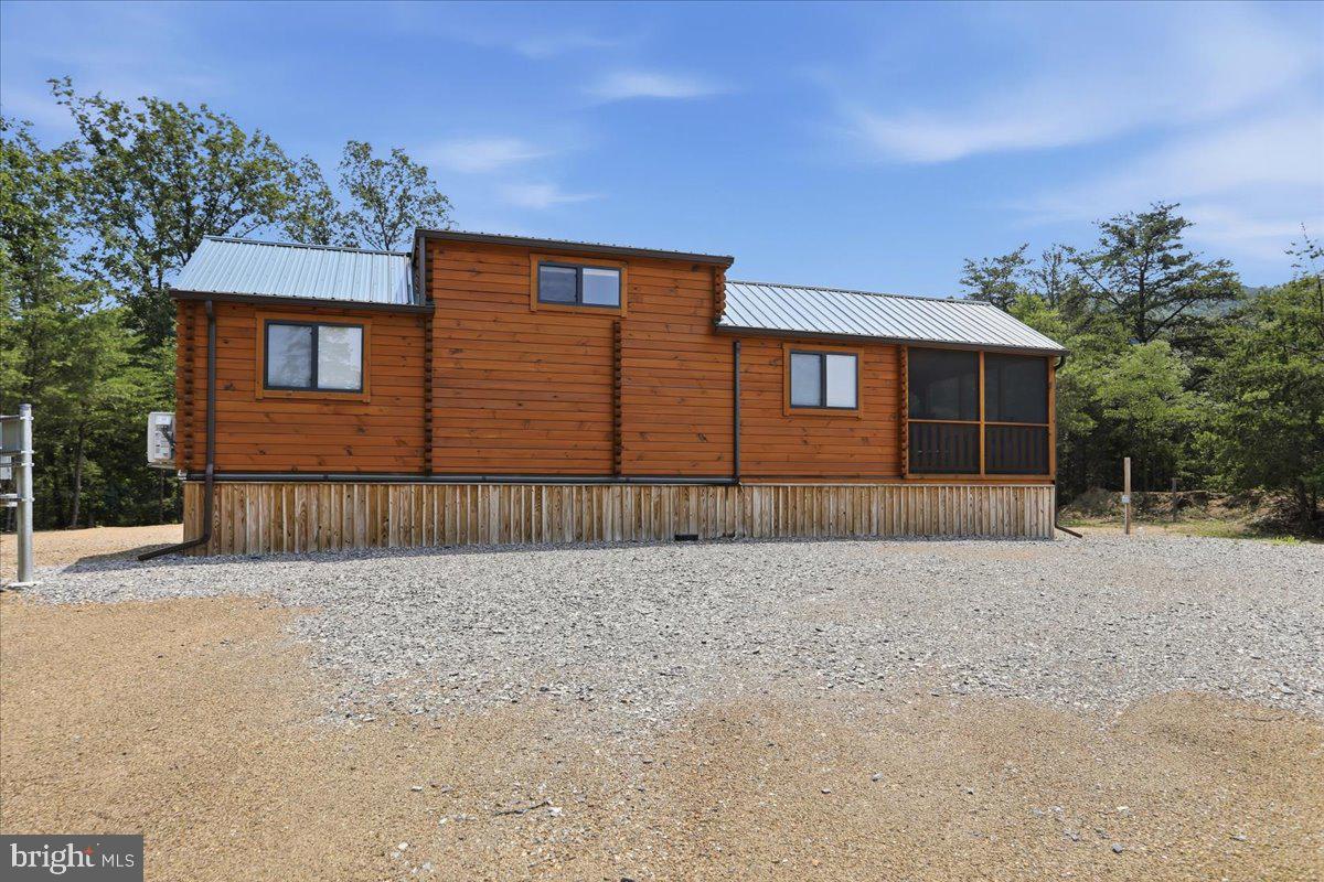 3300 FOXES HOLLOW ROAD