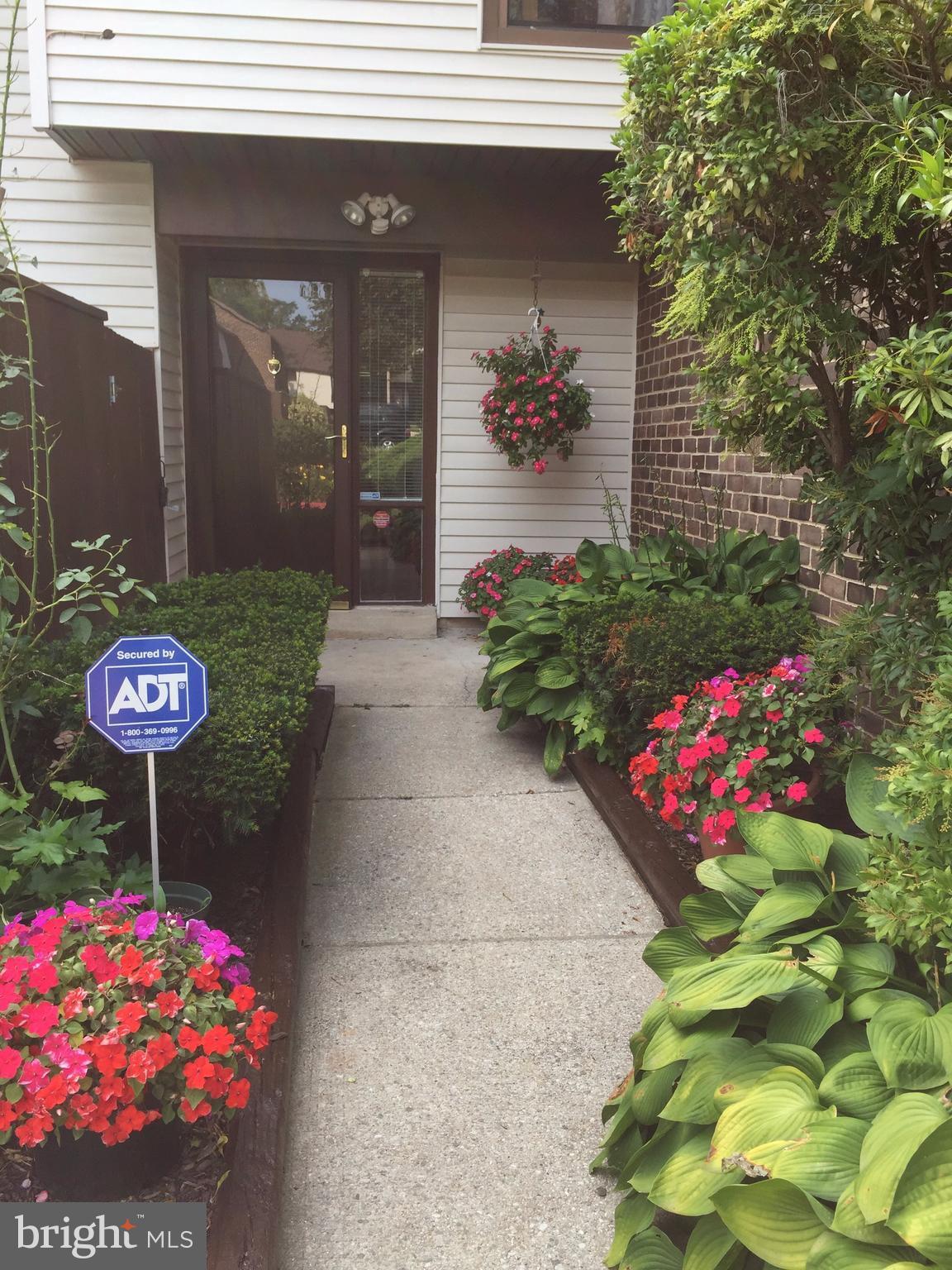 VANTAGE POINT - Residential Lease