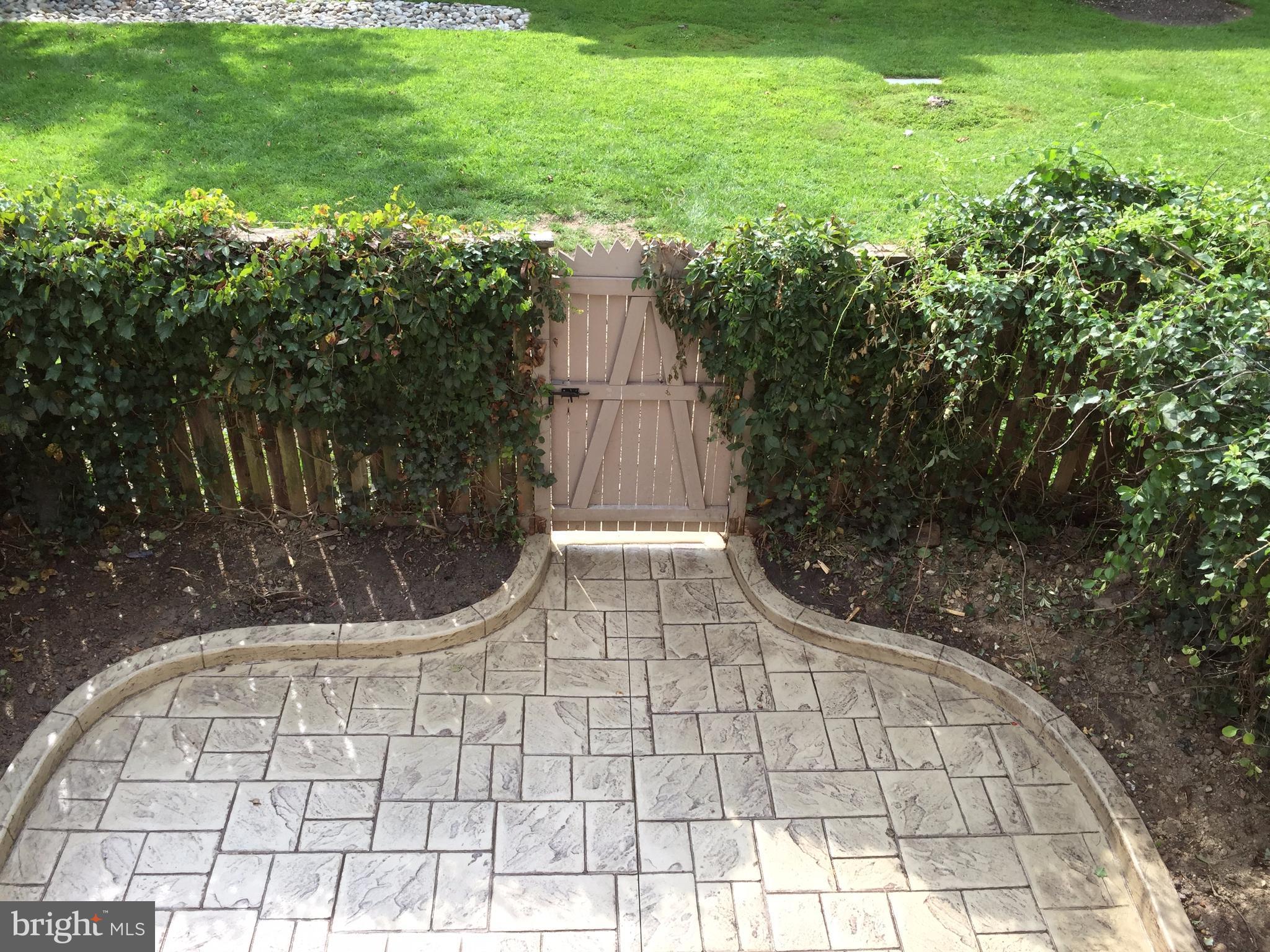 VANTAGE POINT - Residential Lease