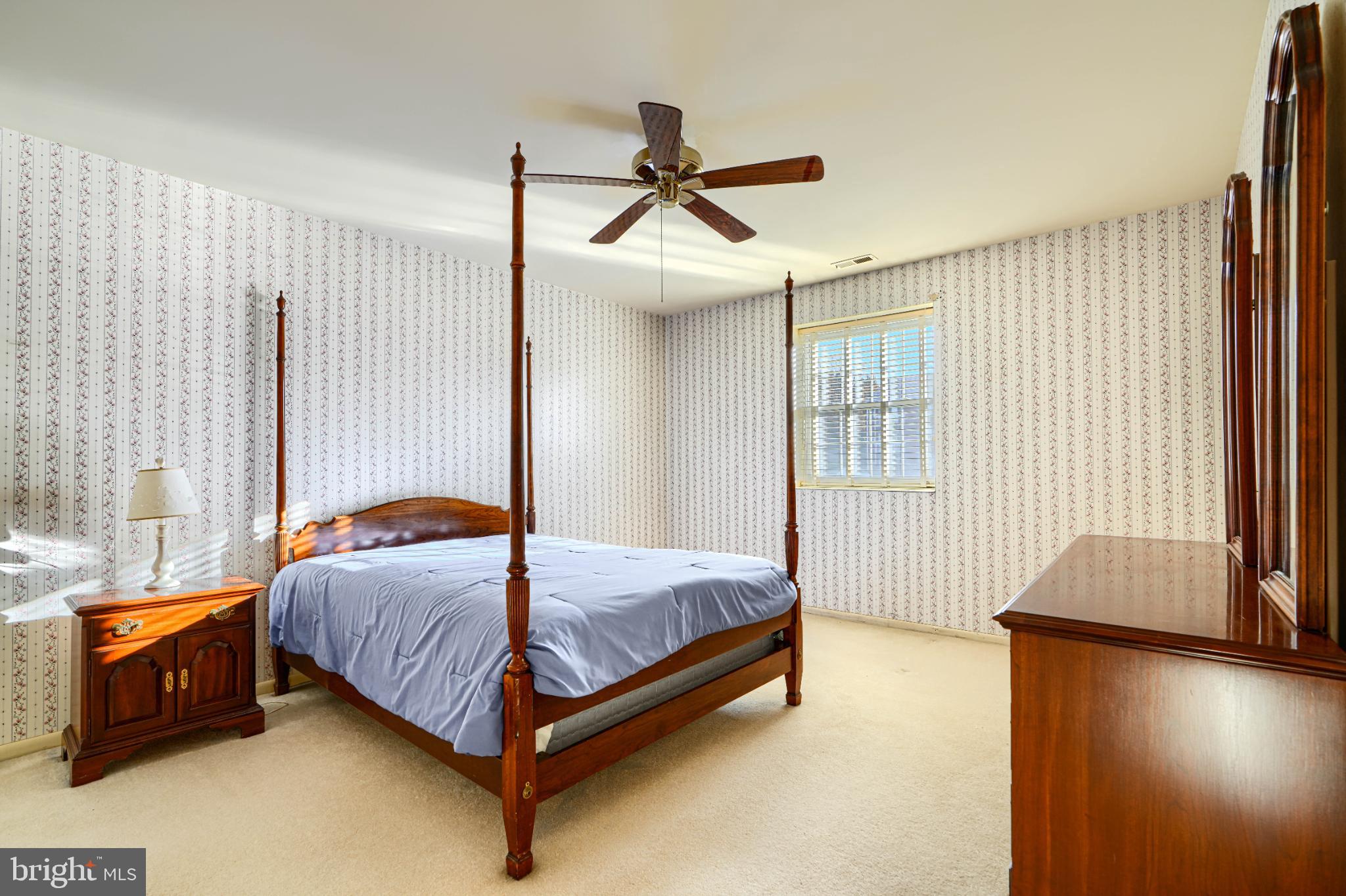 HOLLY HALL - Residential