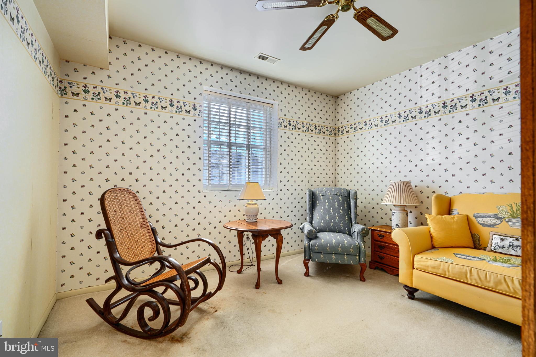 HOLLY HALL - Residential