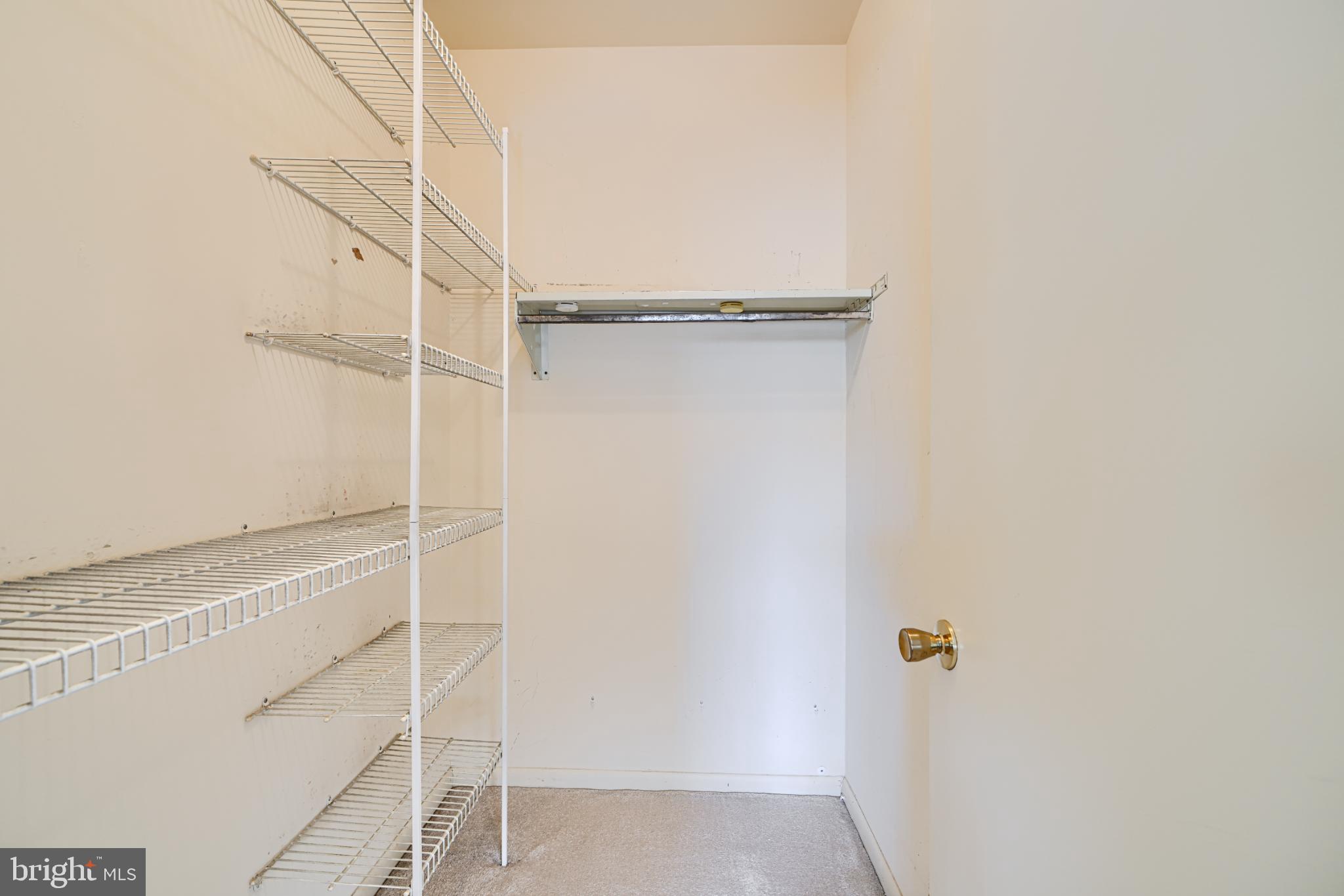 HOLLY HALL - Residential