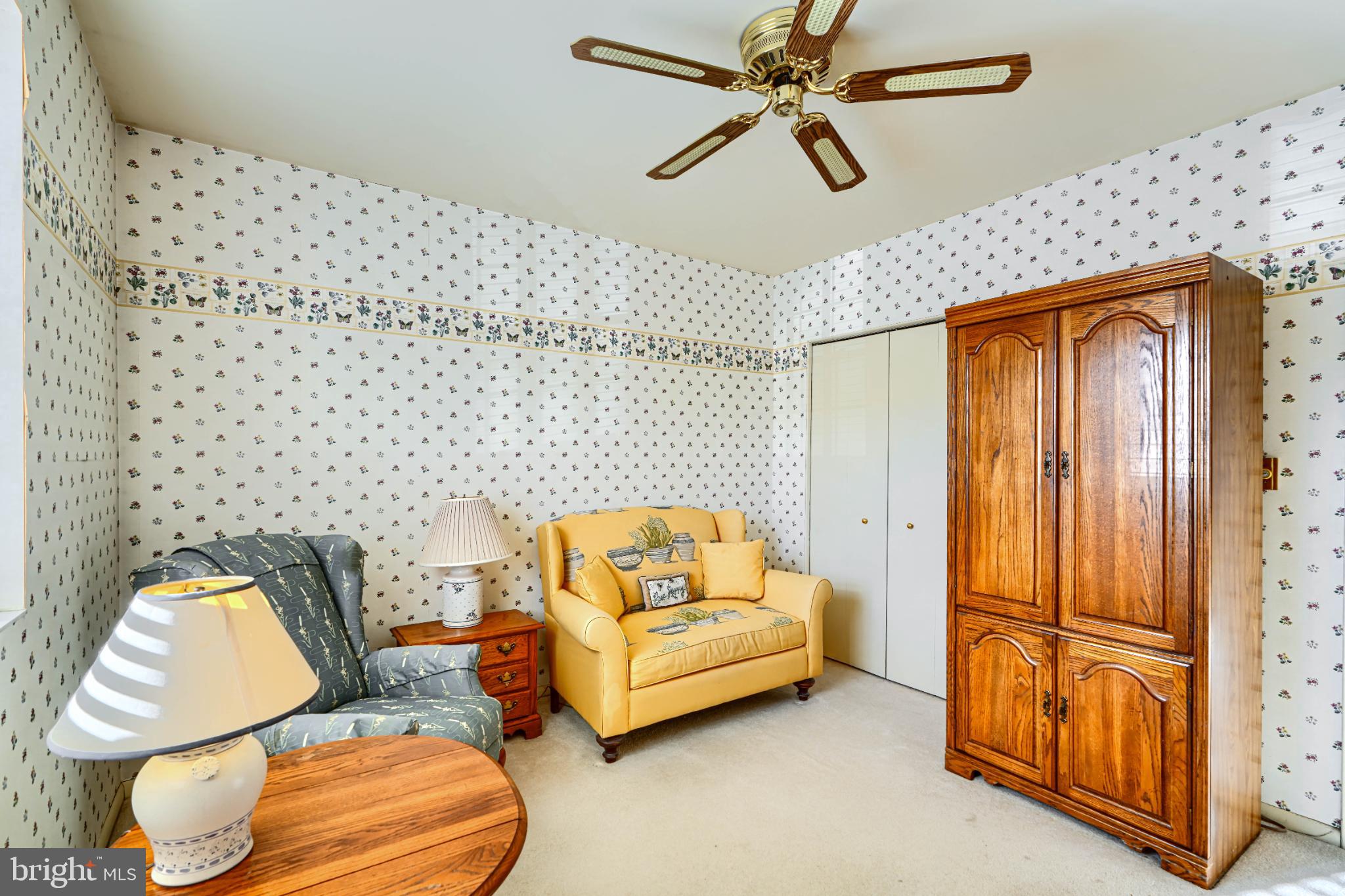 HOLLY HALL - Residential