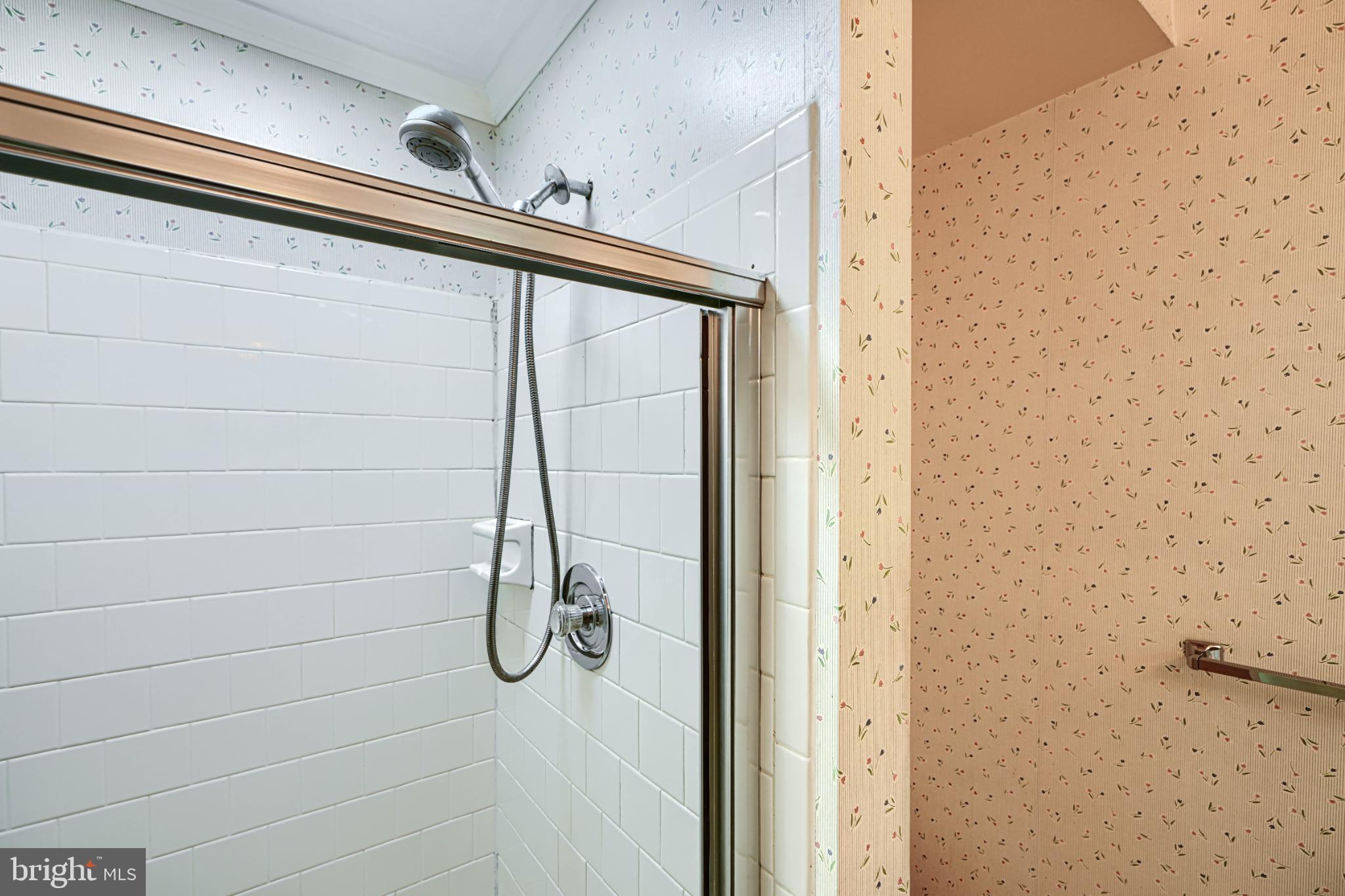 HOLLY HALL - Residential