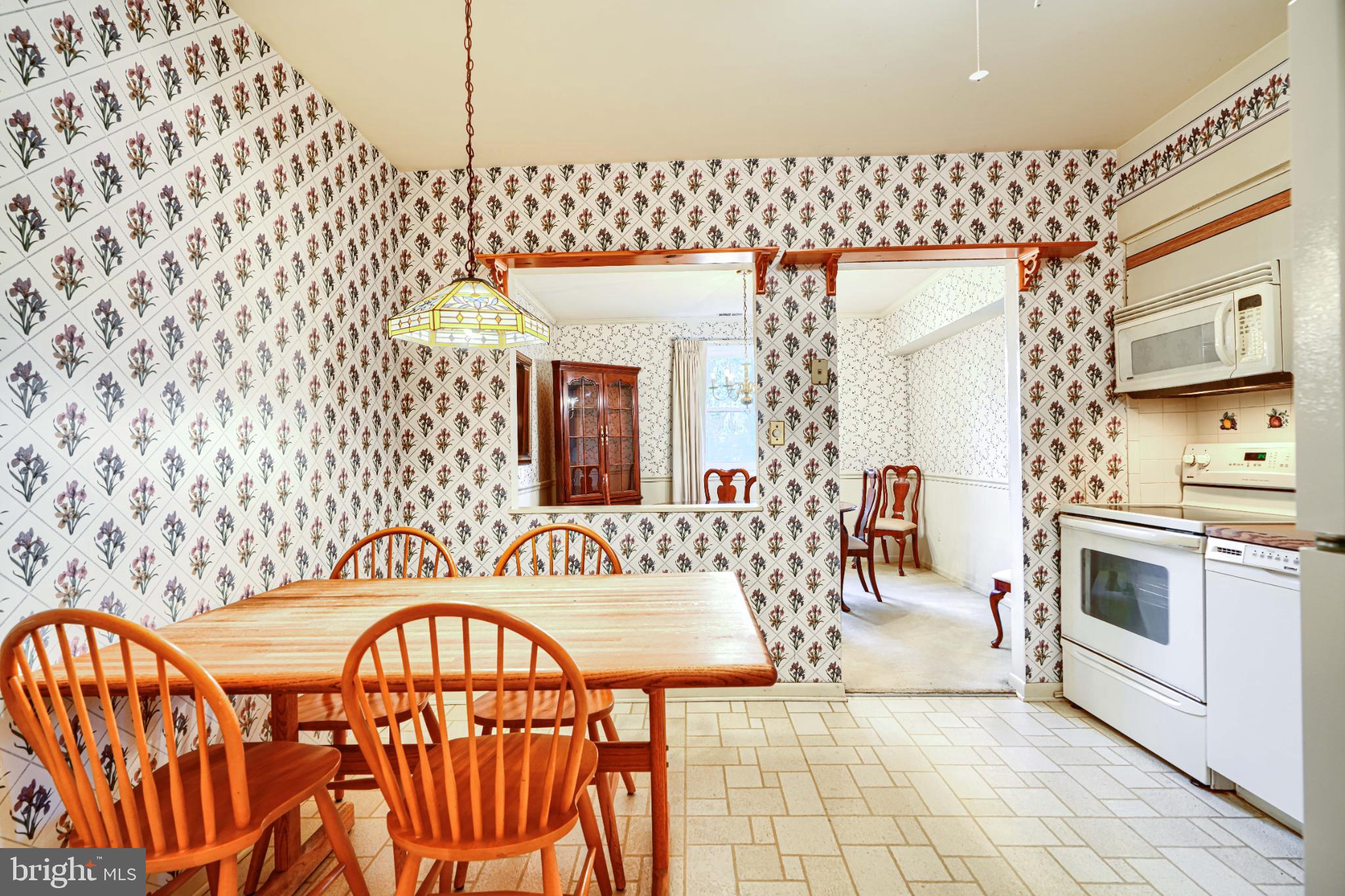 HOLLY HALL - Residential