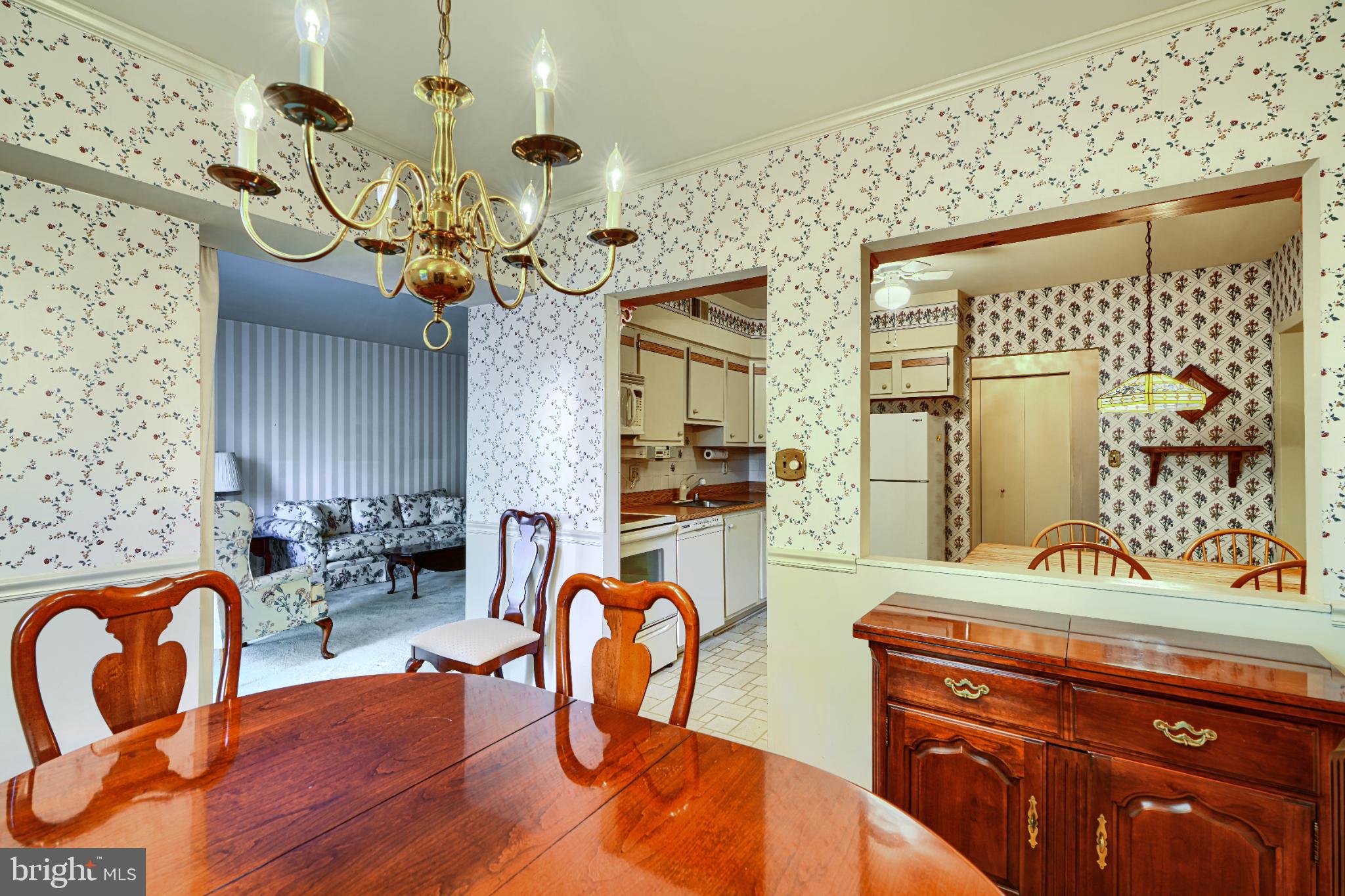 HOLLY HALL - Residential