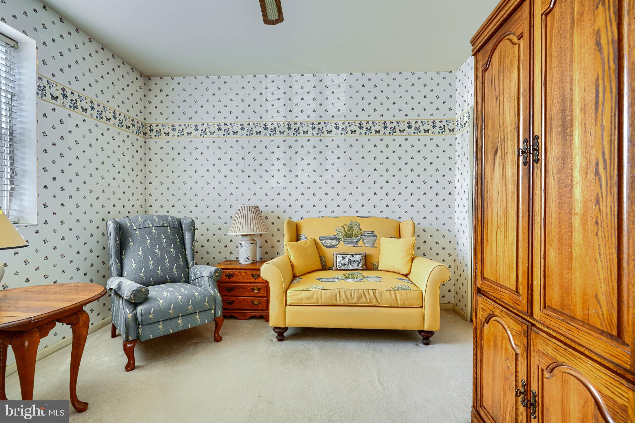 HOLLY HALL - Residential