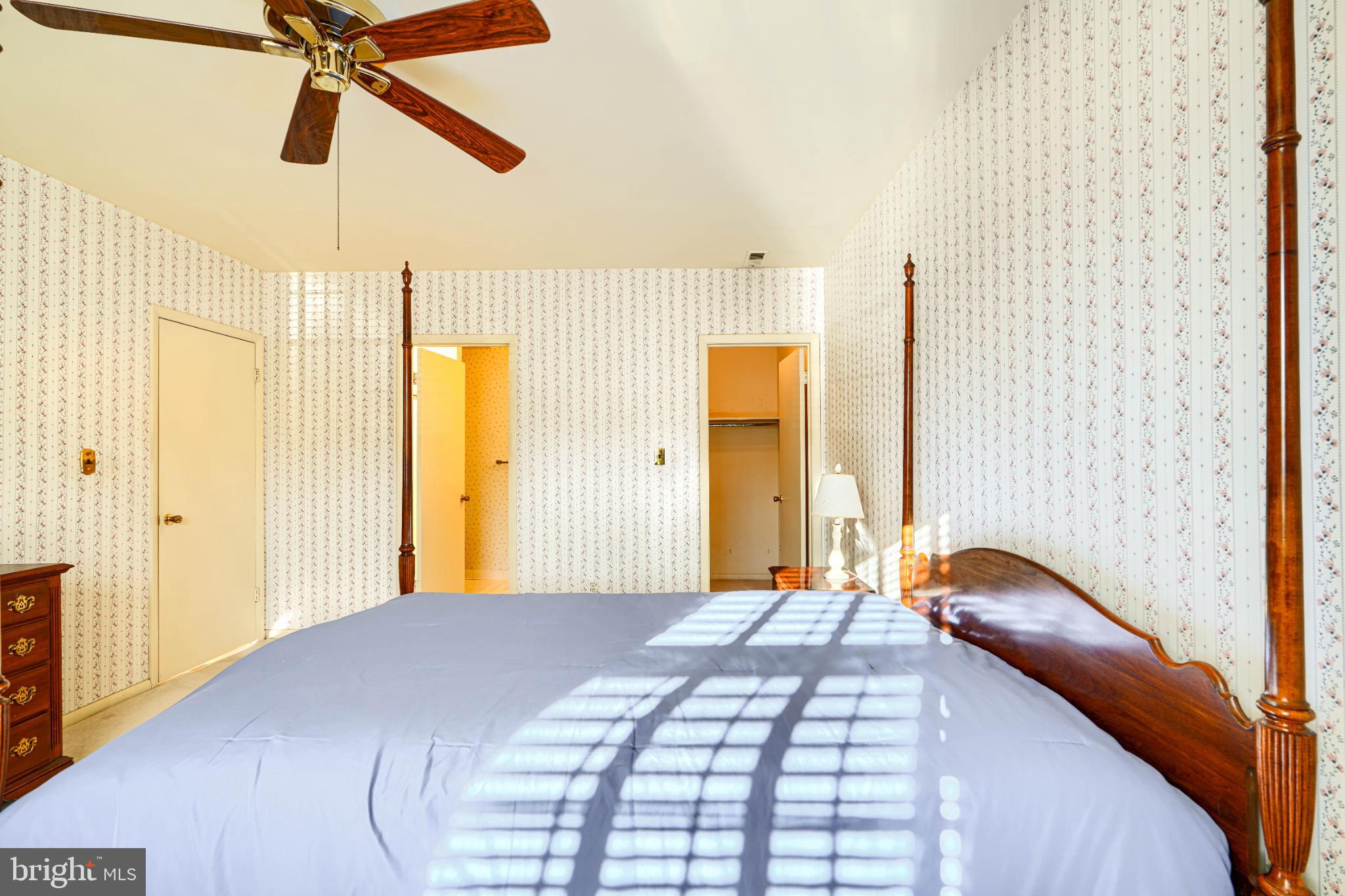 HOLLY HALL - Residential