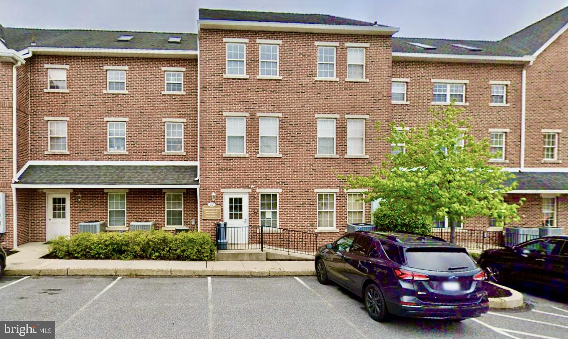 First floor office condo in excellent location! Private entrance with ADA access ramp. Main floor: Reception area, conference room, partitioned offices/work spaces, ADA restroom, kitchenette. Fully finished lower level with partitions /work stations, 2 means of egress and plenty of storage, Newer HVAC w/humidifier and allergy filtration. Extremely convenient, RT 1, RT 322, RT202. Walking distance to The Shoppes at Brinton Lake, Costco, Medical Buildings, Concordville Town Center much more.