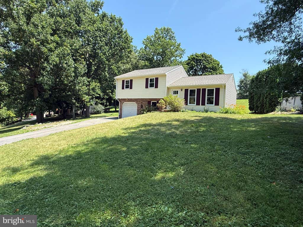 Photo of 15 Den Mar Drive, HOLTWOOD, PA 17532 (MLS # PALA2091846)